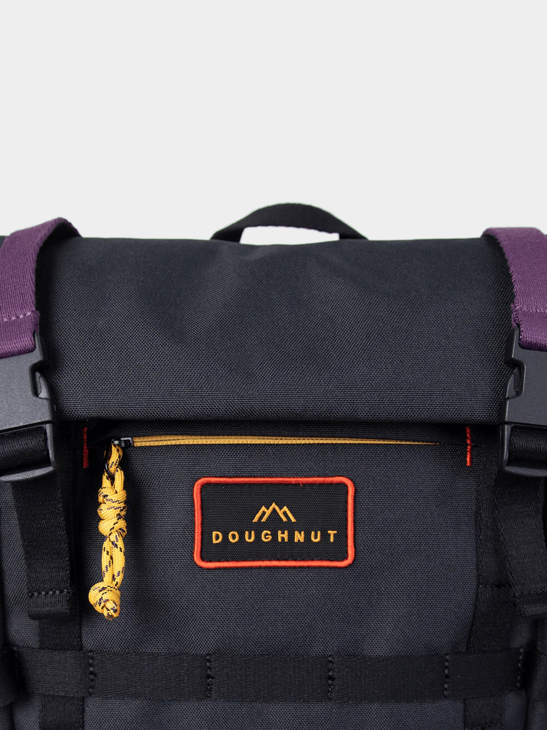 Hátizsák Doughnut Paratrooper Happy Camper Series (black)