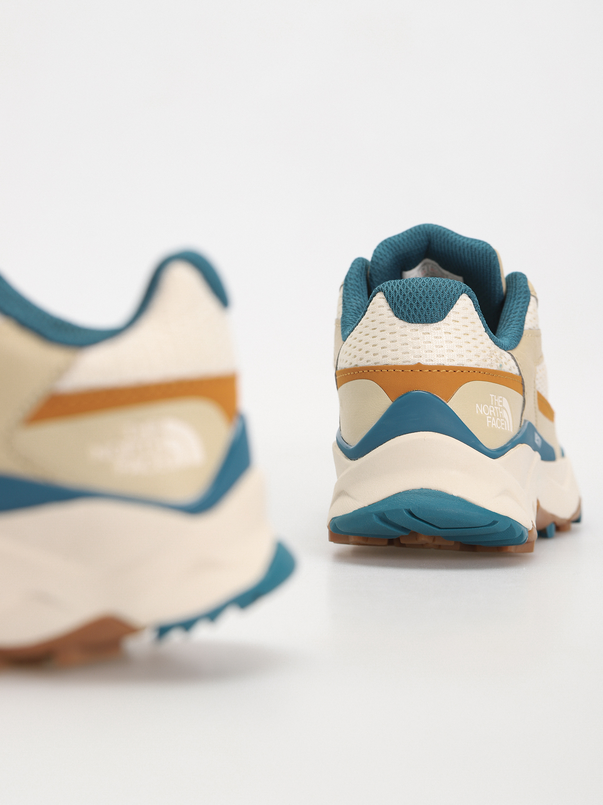 The North Face Vectiv Taraval Wmn Cipők (gravel/white dune)