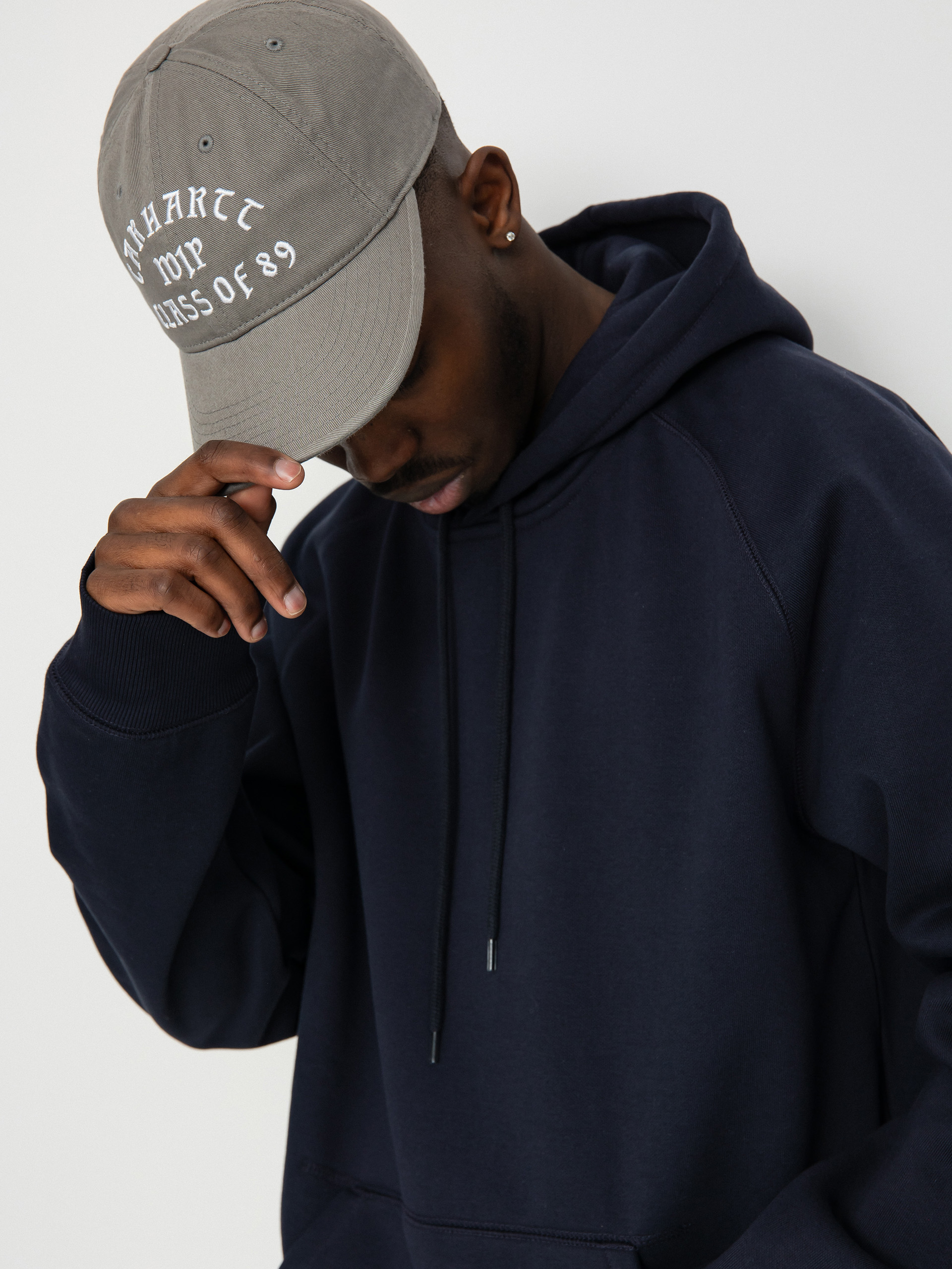 Kapucnis pulóver Carhartt WIP Chase HD (dark navy/gold)