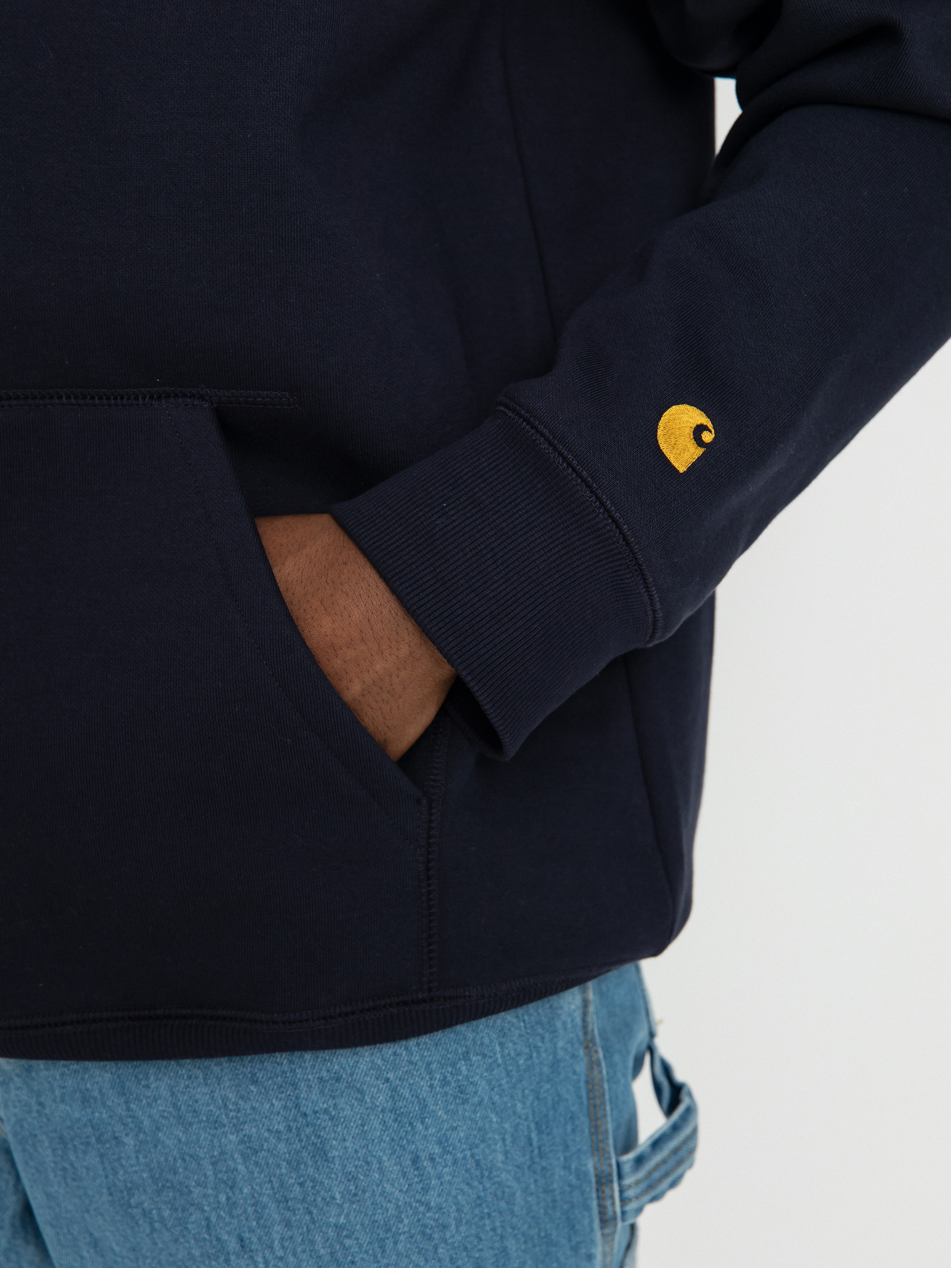 Kapucnis pulóver Carhartt WIP Chase HD (dark navy/gold)
