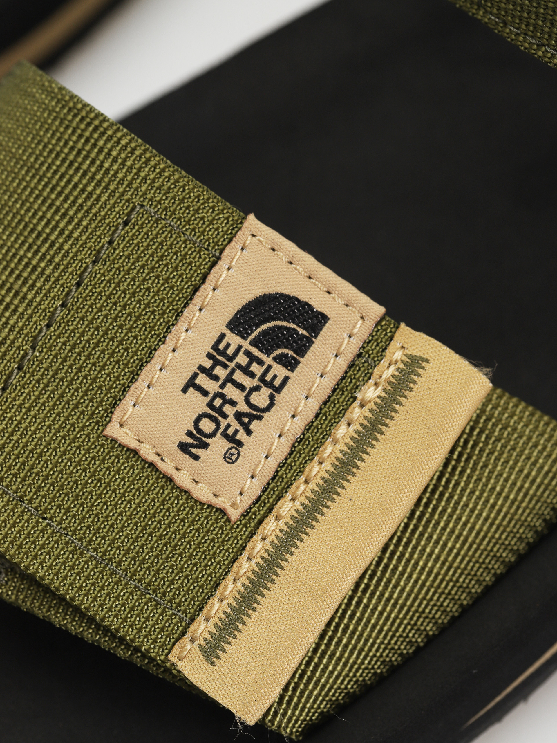 The North Face Skeena Szandálok (forest olive/tnf black)