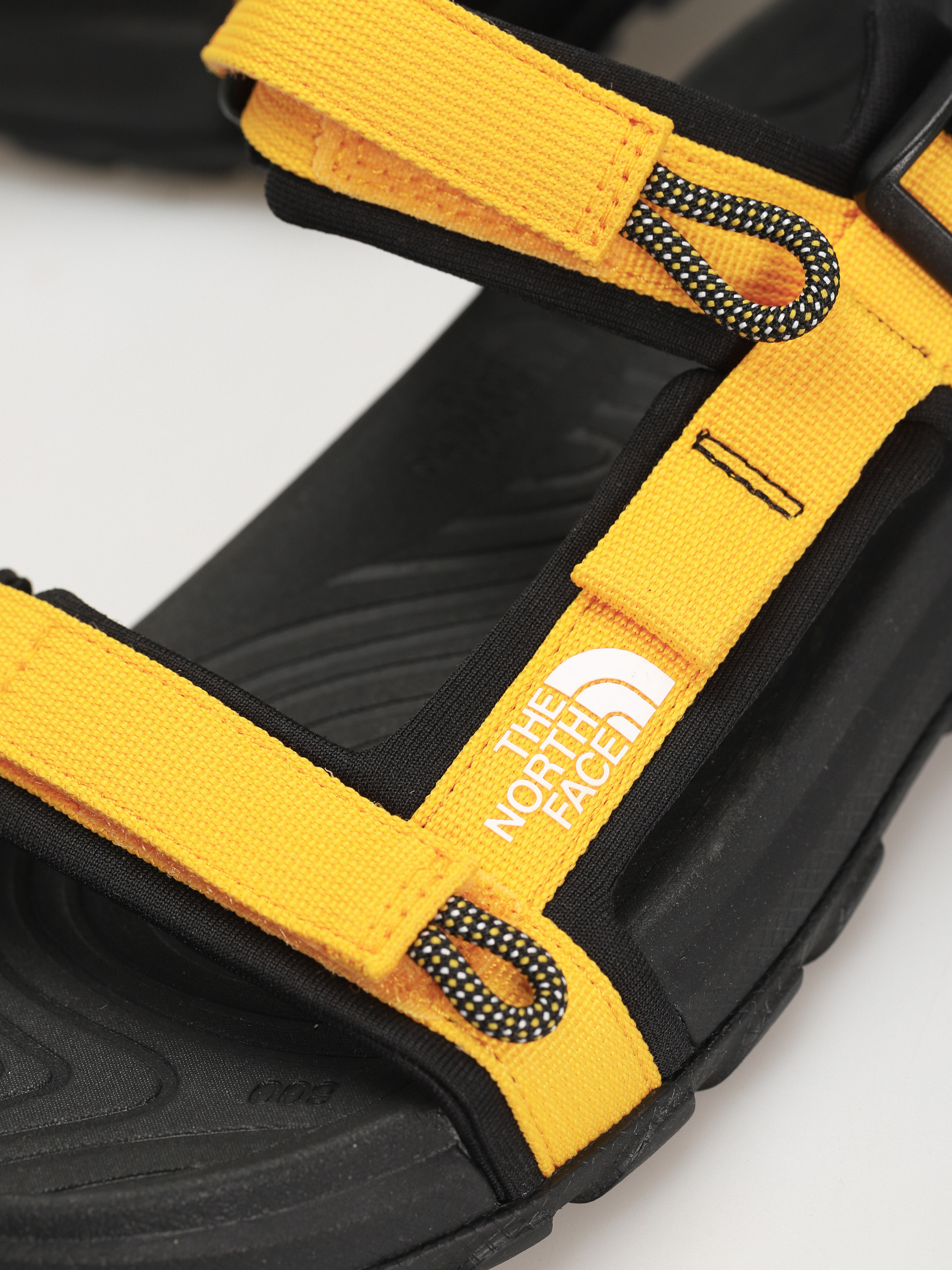 The North Face Explore Camp Szandálok (summit gold/tnf black)