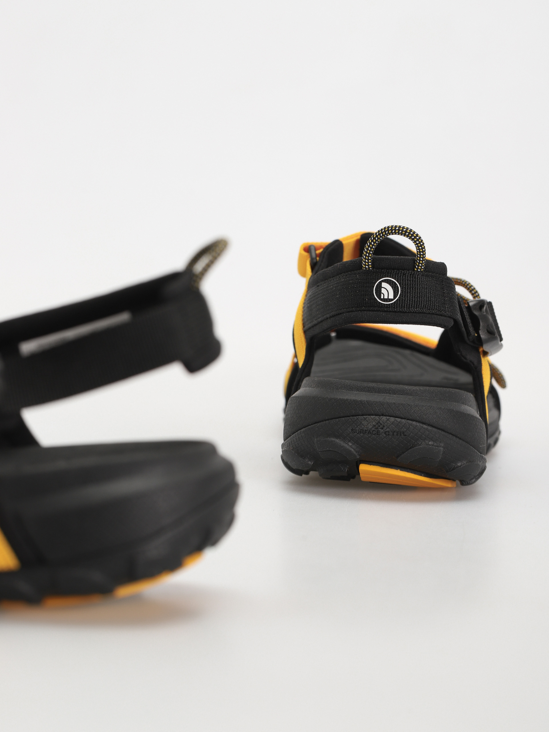 The North Face Explore Camp Szandálok (summit gold/tnf black)