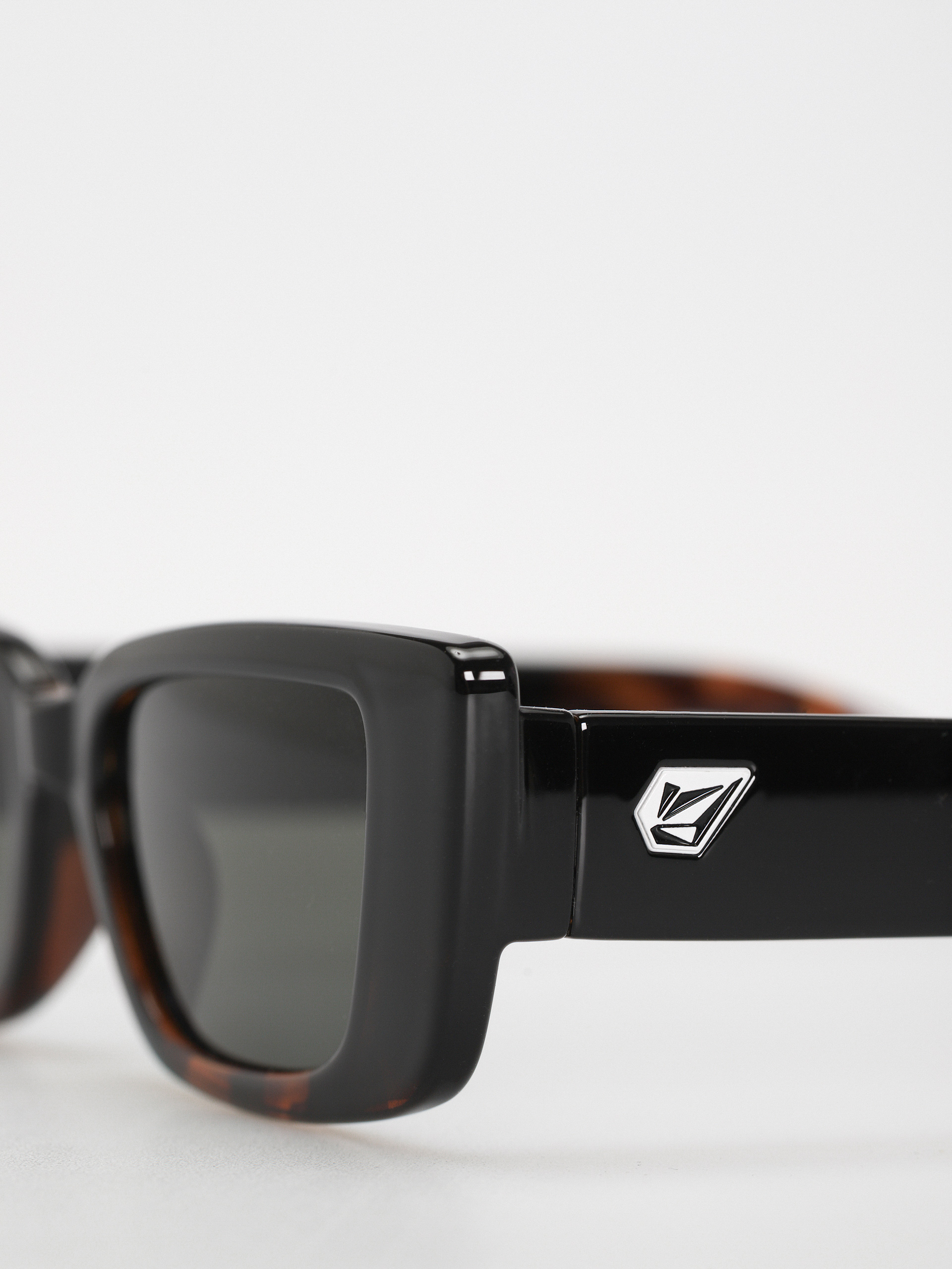 Napszemüvegek Volcom Strange Land (gloss darkside/gray polar)