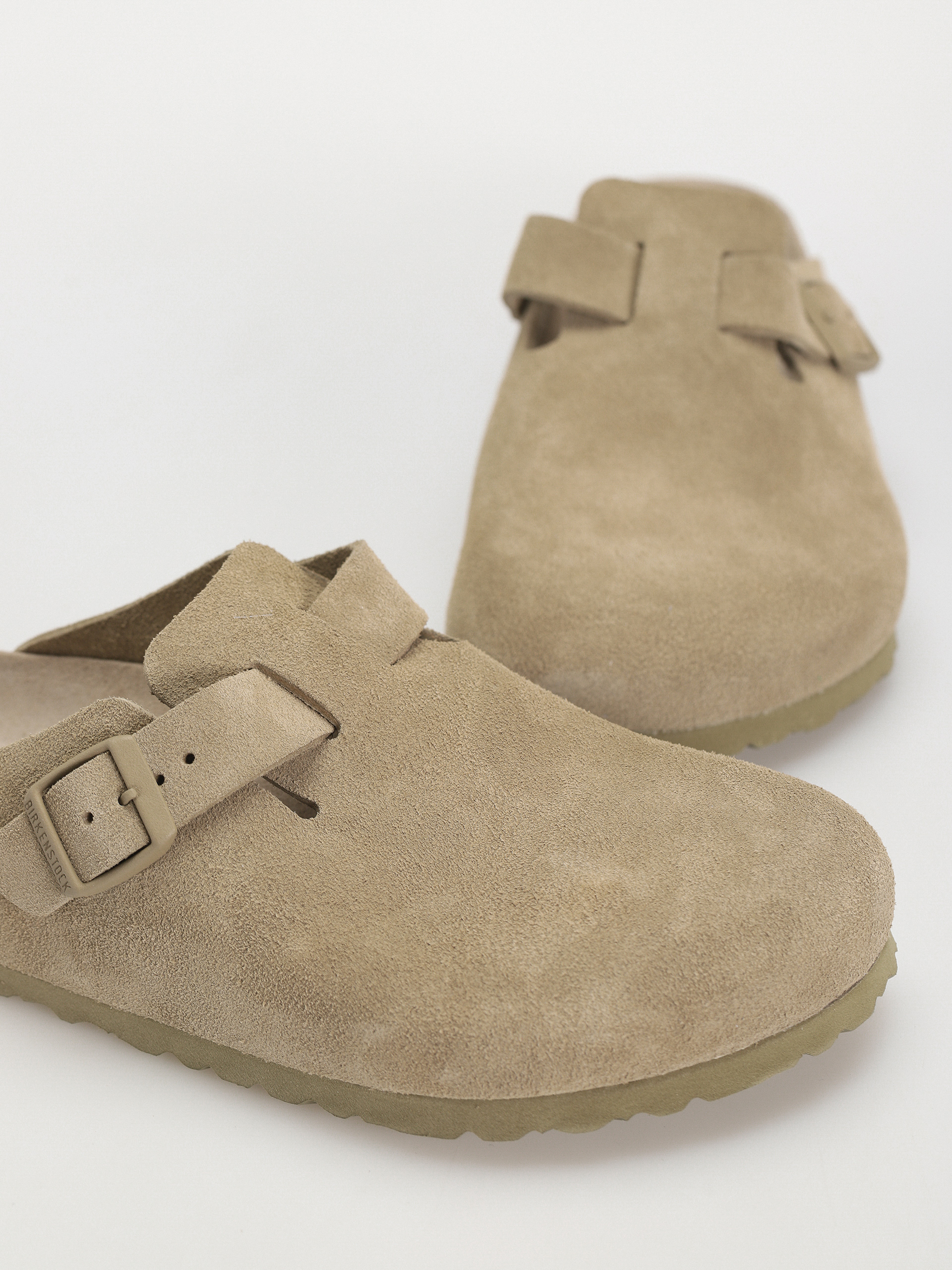 Flip-flop papucsok Birkenstock Boston Suede Leather Regular (faded khaki)