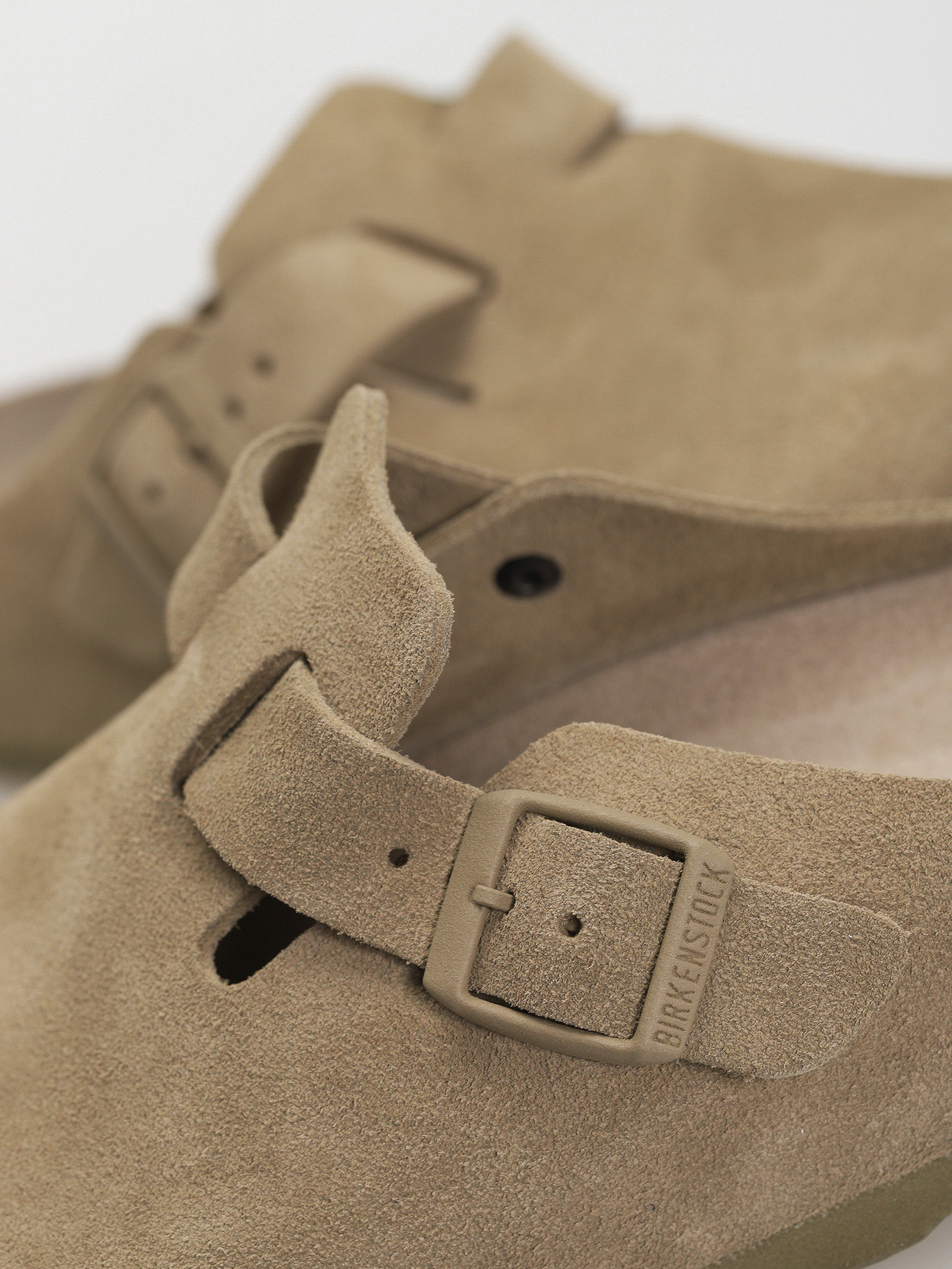 Flip-flop papucsok Birkenstock Boston Suede Leather Regular (faded khaki)