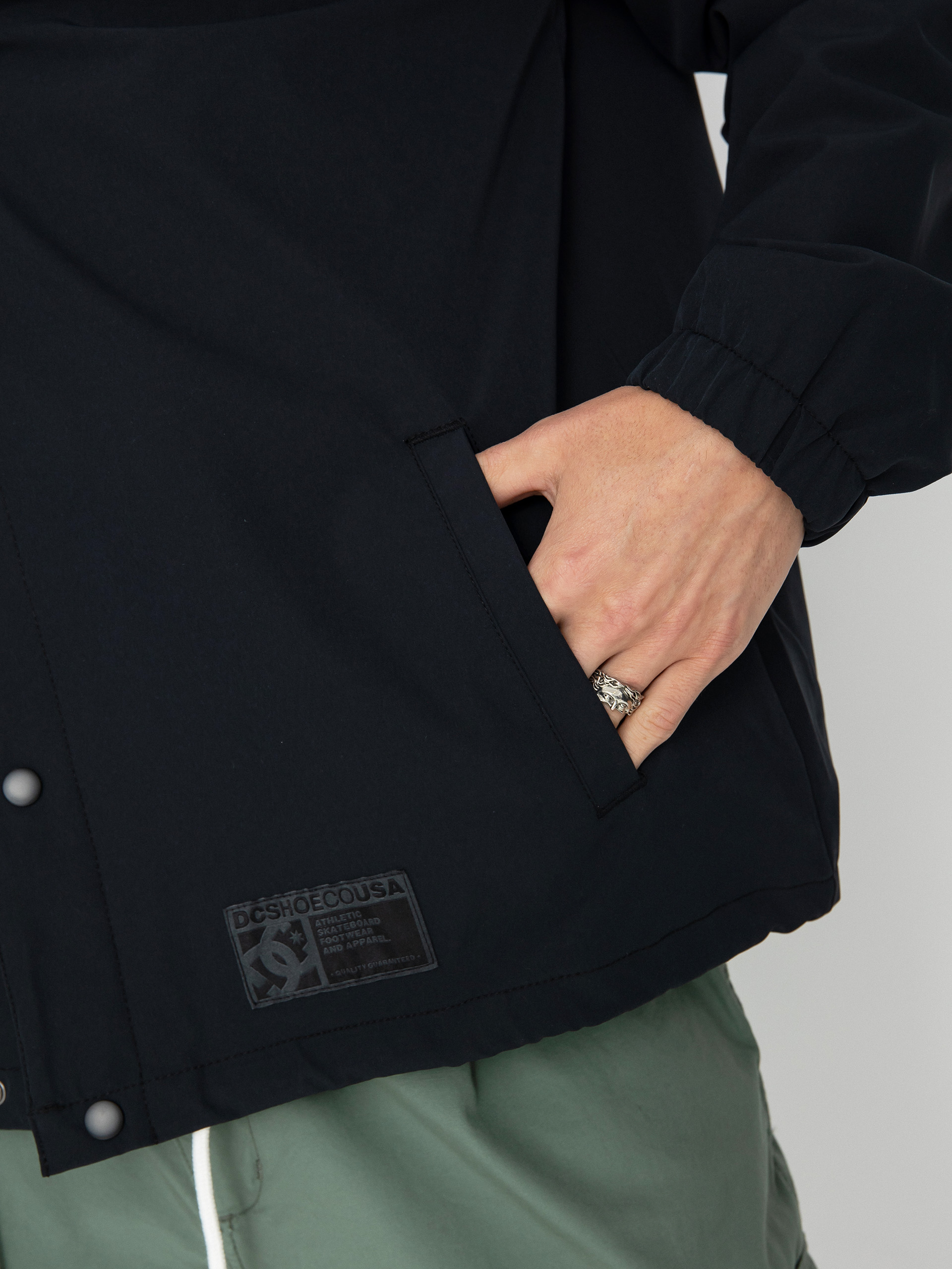 DC Nevs Dzseki (black)