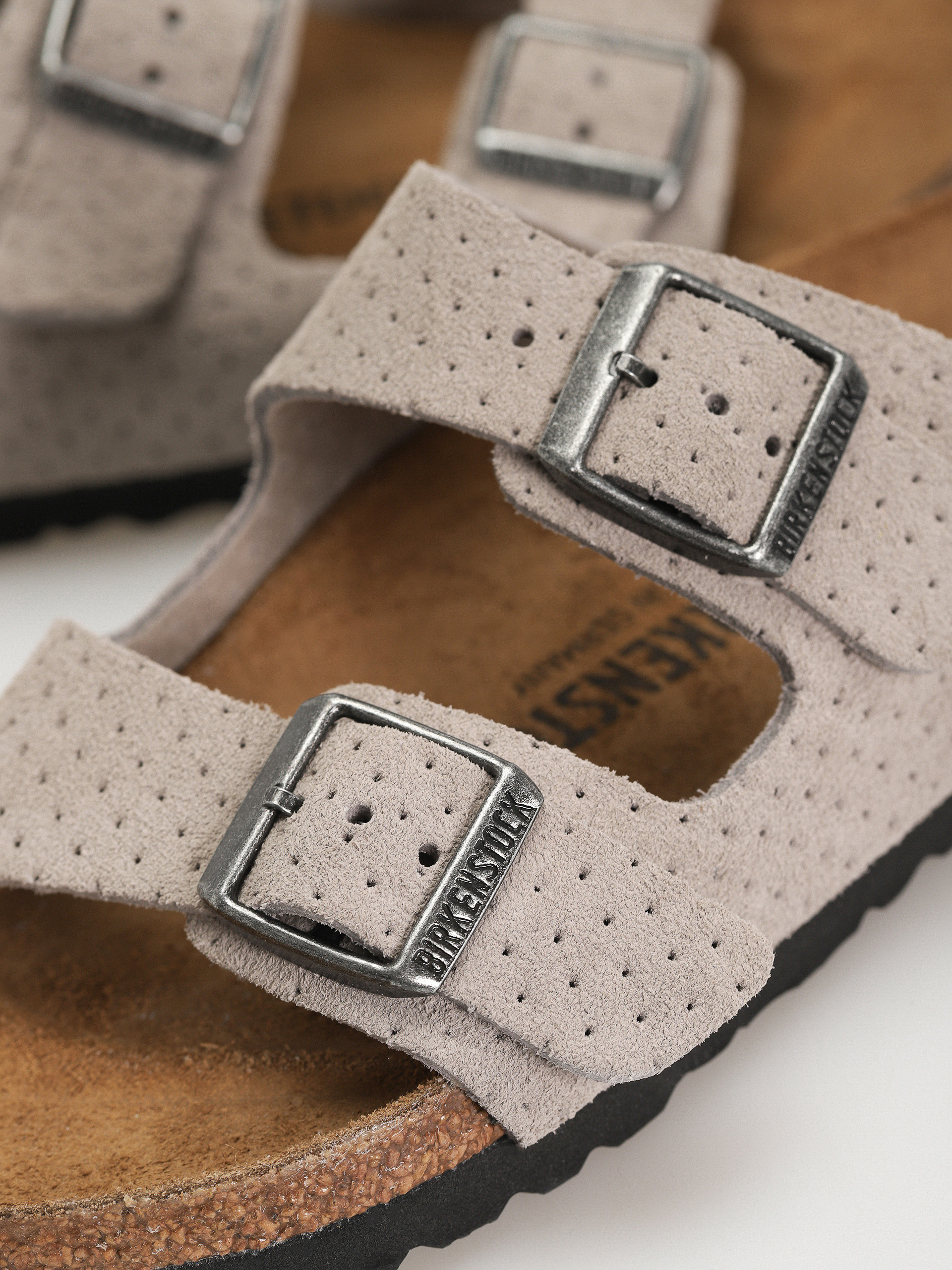 Birkenstock Arizona Suede Embossed Narrow Wmn Flip-flop papucsok (emboss dots stone coin)