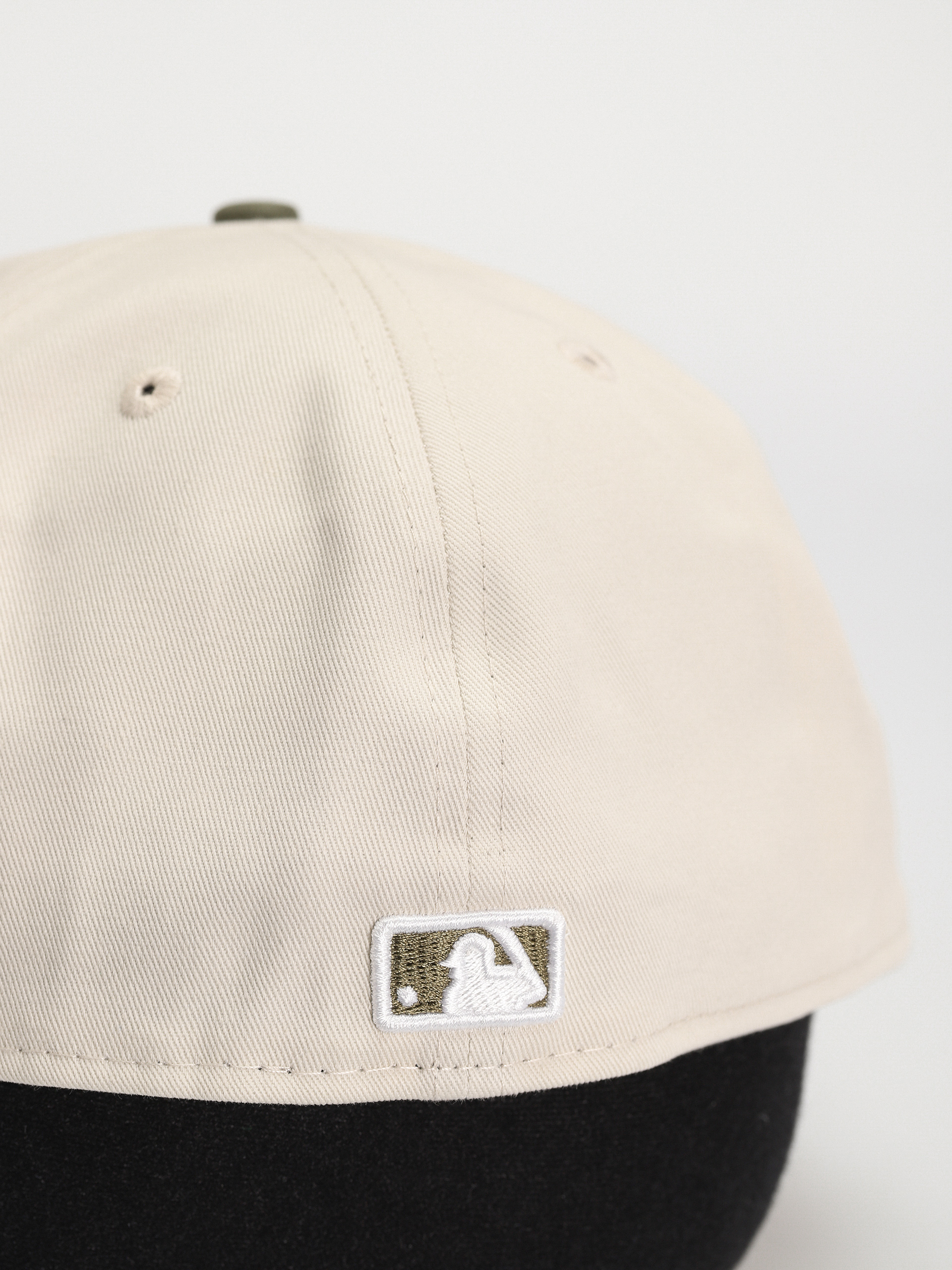 New Era White Crown 59Fifty Atlanta Braves Baseball sapka (khaki/white)