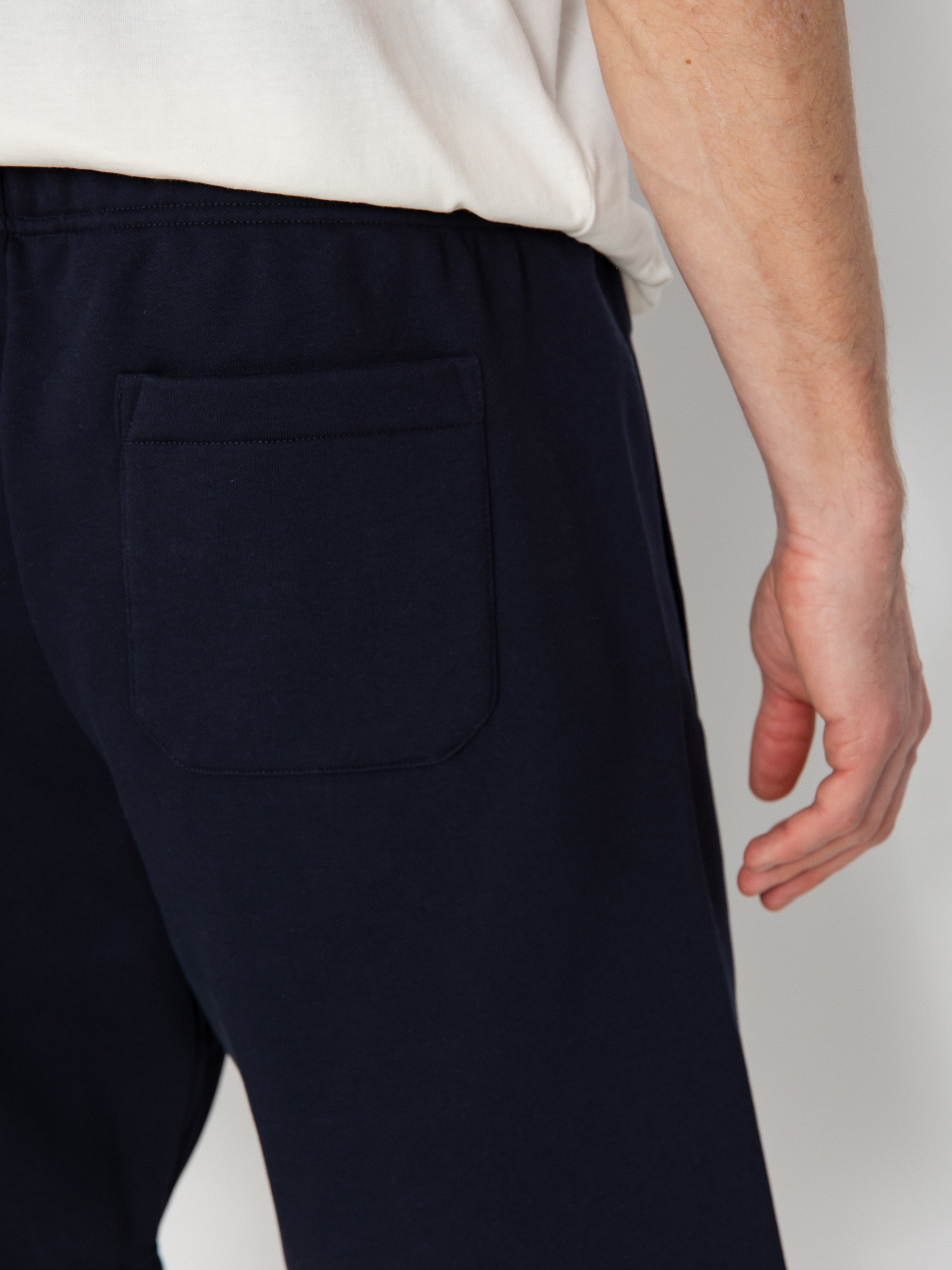 Rövidnadrág Carhartt WIP Chase (dark navy/gold)