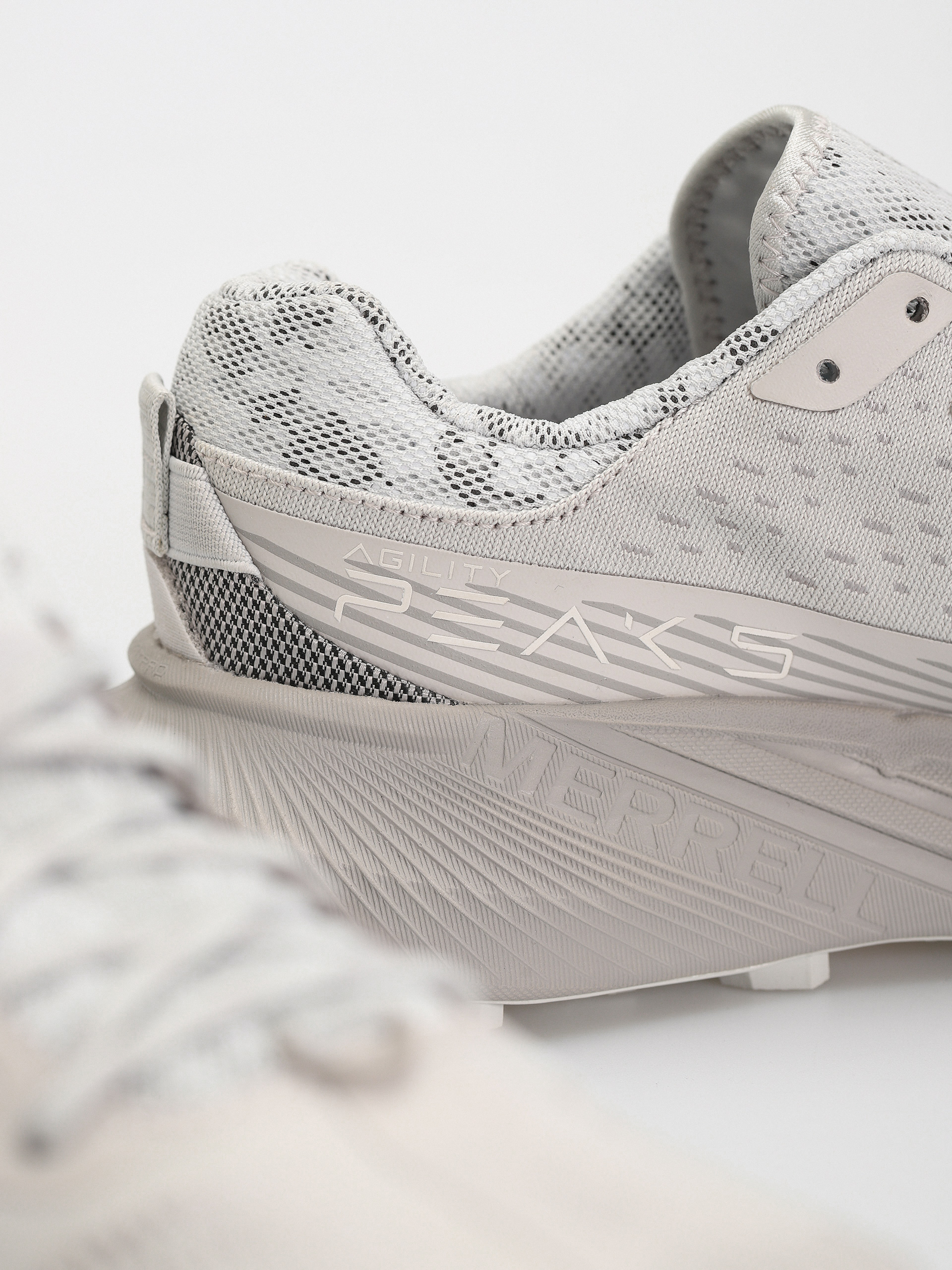 Merrell Agility Peak 5 Cipők (cloud)