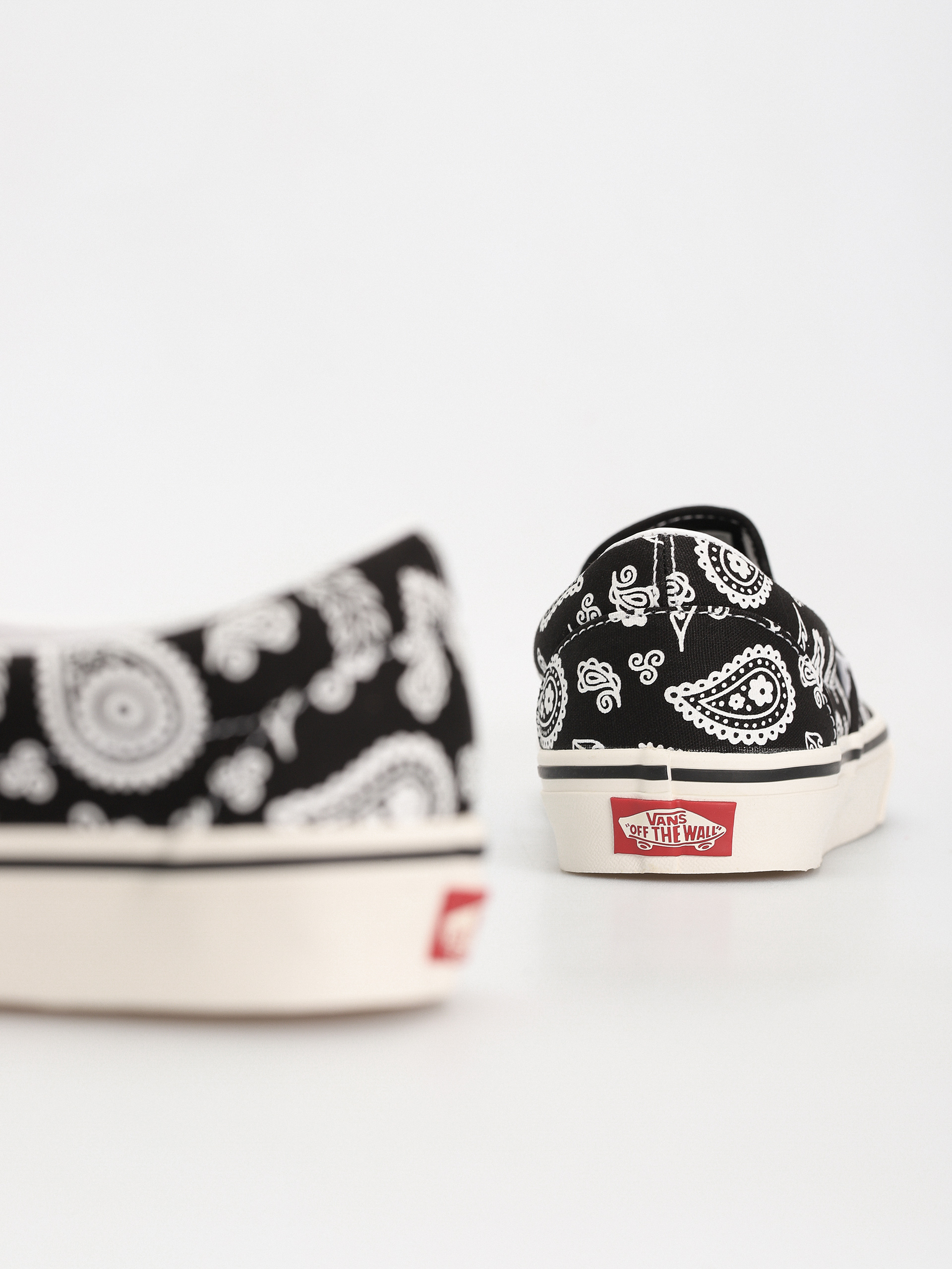 Vans Classic Slip On Cipők (primavera paisley black)