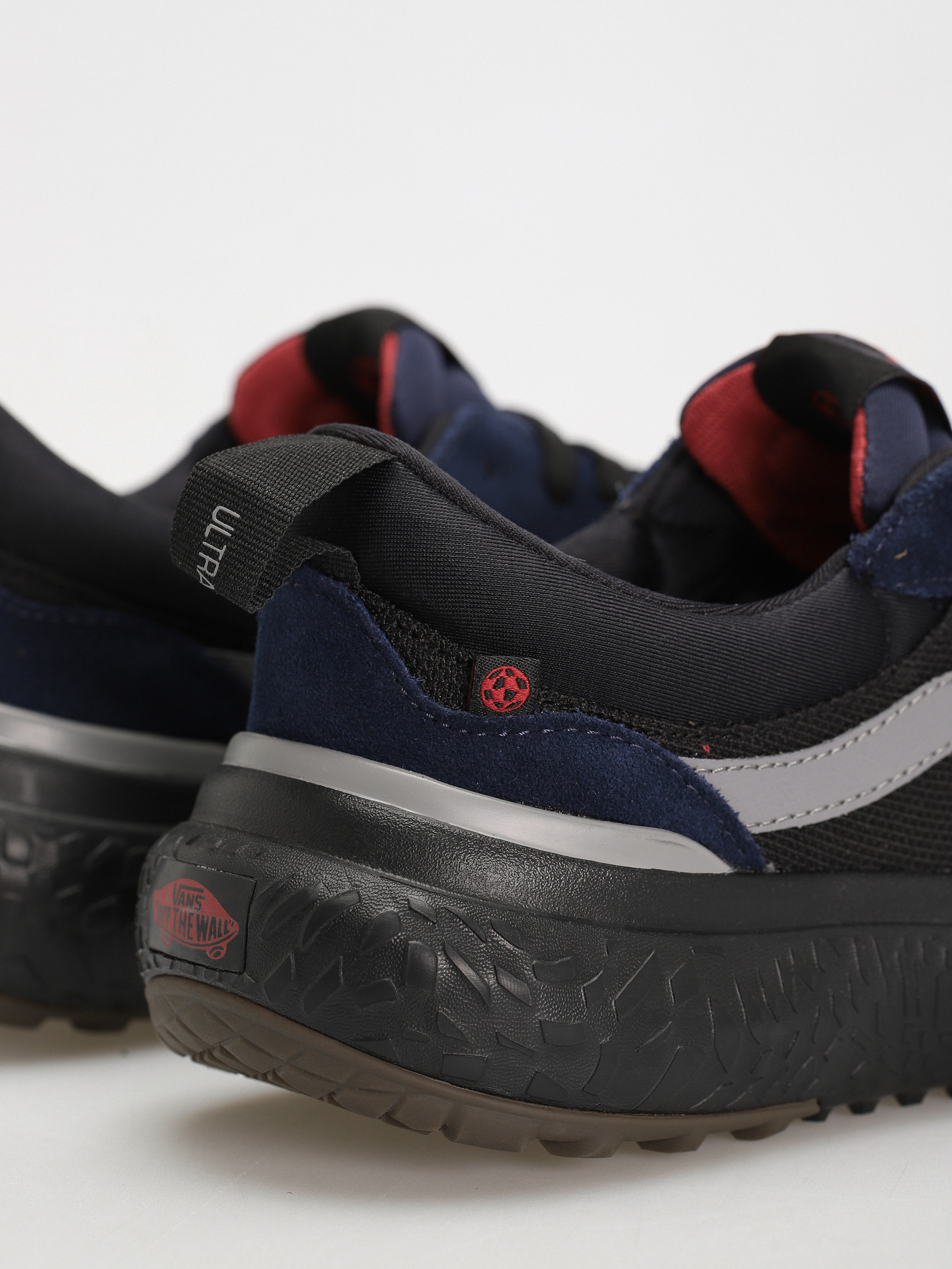 Vans Ultrarange Neo Vr3 Cipők (surf essentials black/navy)