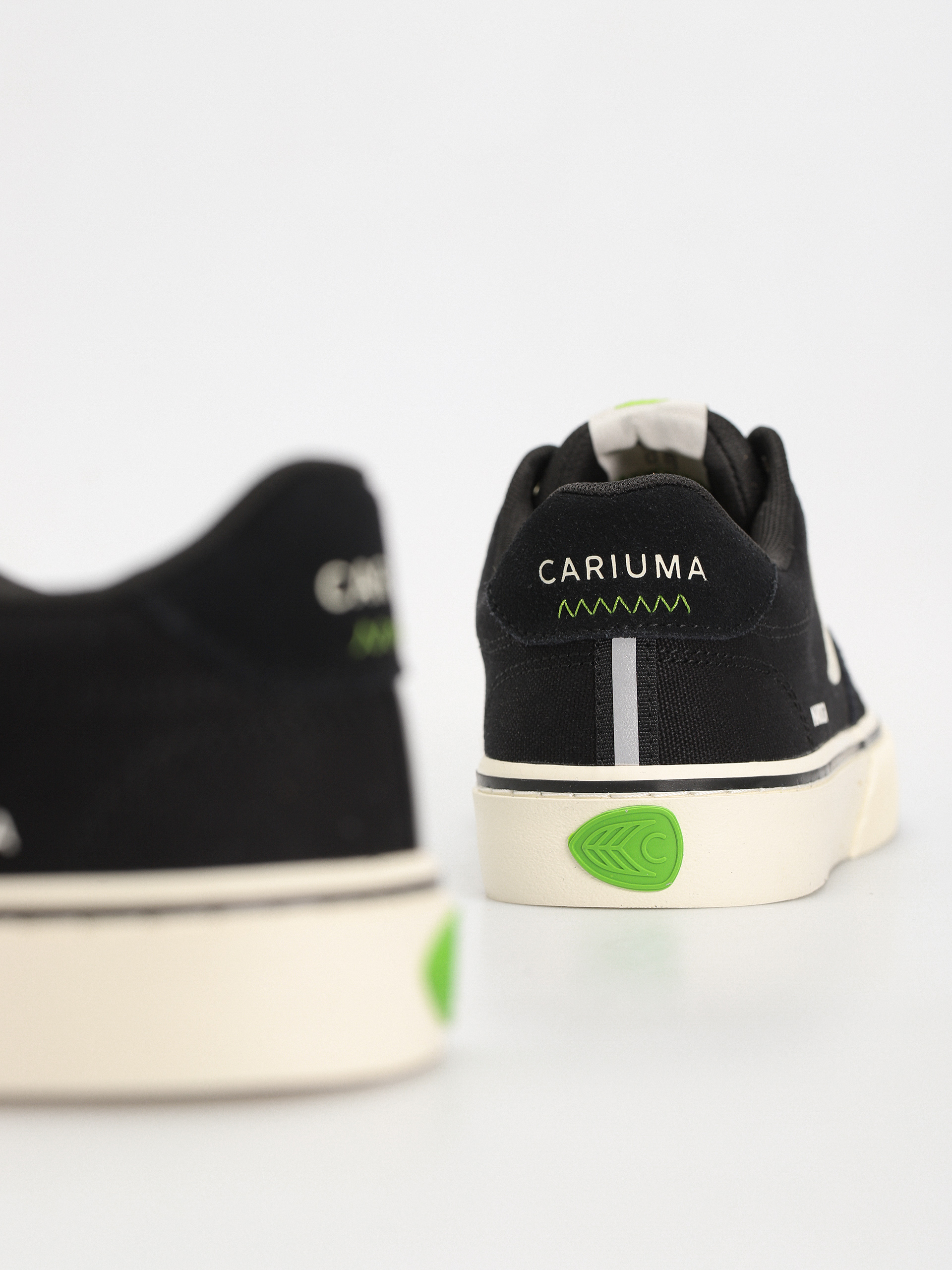 Cipők Cariuma Naioca Pro (black/ivory)