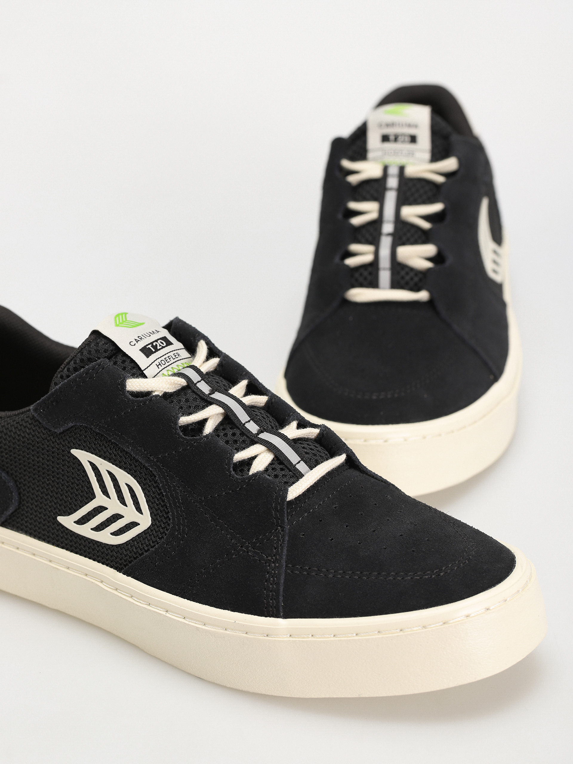 Cariuma T20 Pro Cipők (black/ivory)