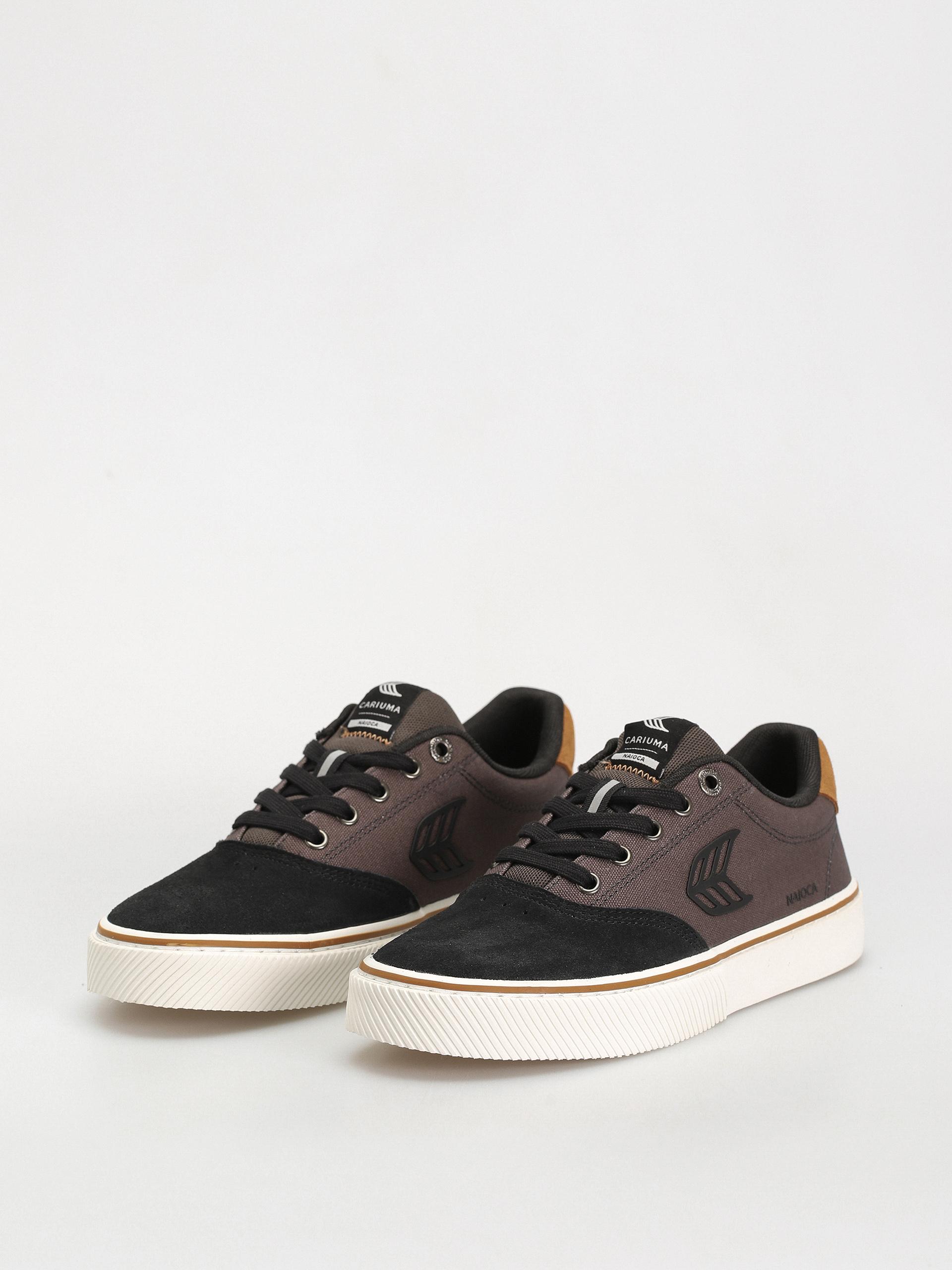 Cariuma Naioca Pro Cipők (jet black/dark grey)