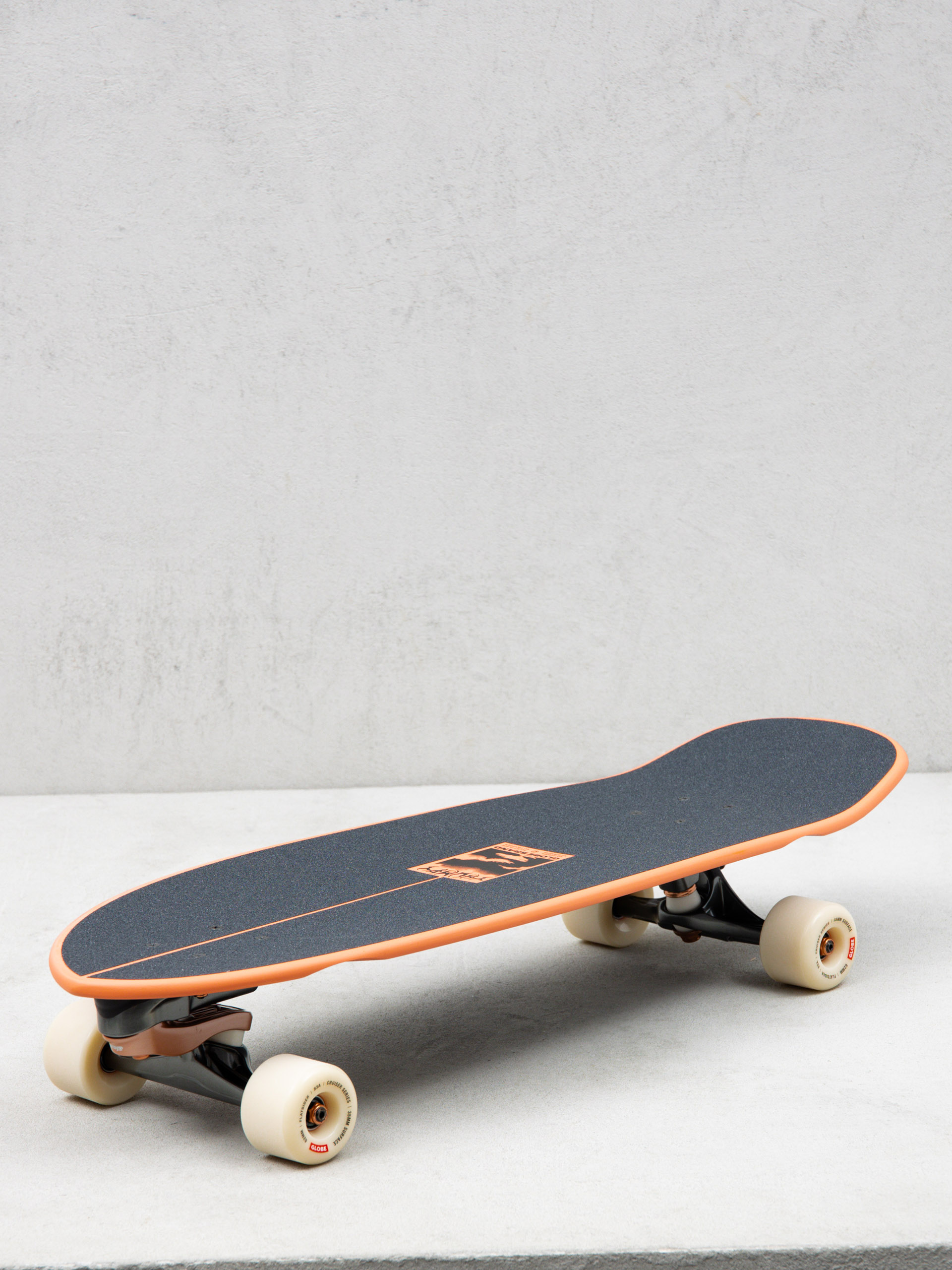 Globe Thumpy Cruiser (storm cats)