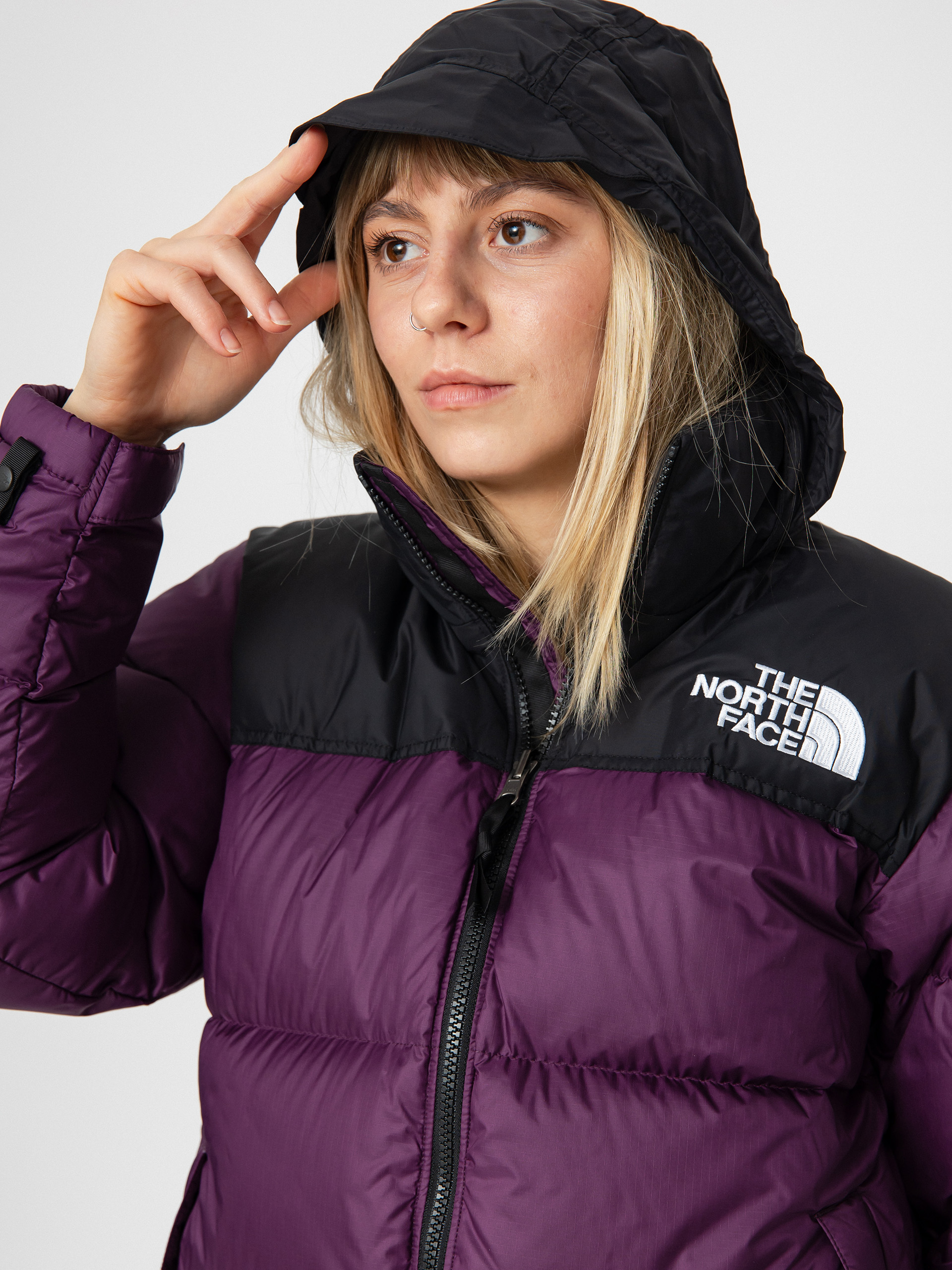 The North Face 1996 Retro Nuptse Wmn Dzseki (black currant purple)