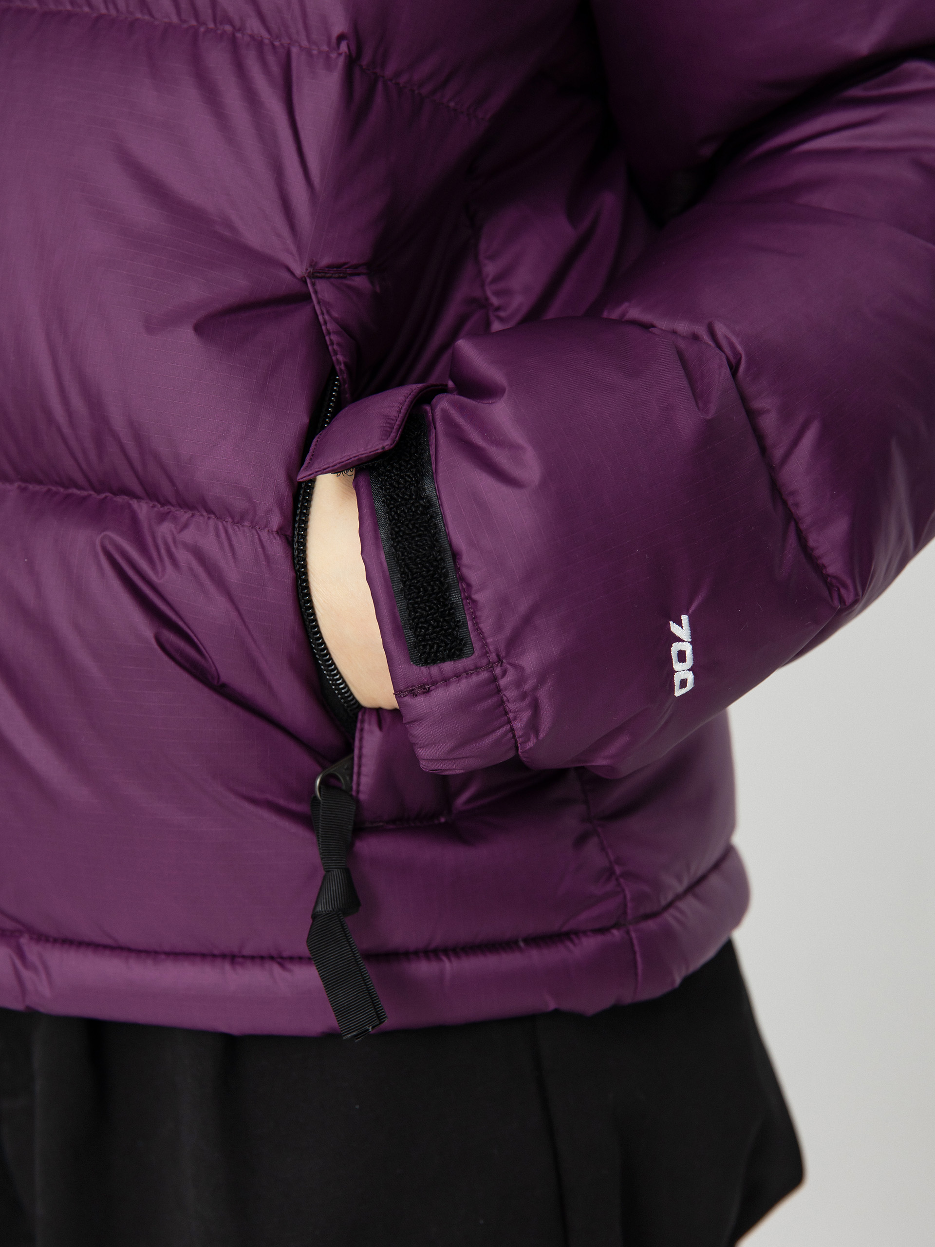 The North Face 1996 Retro Nuptse Wmn Dzseki (black currant purple)