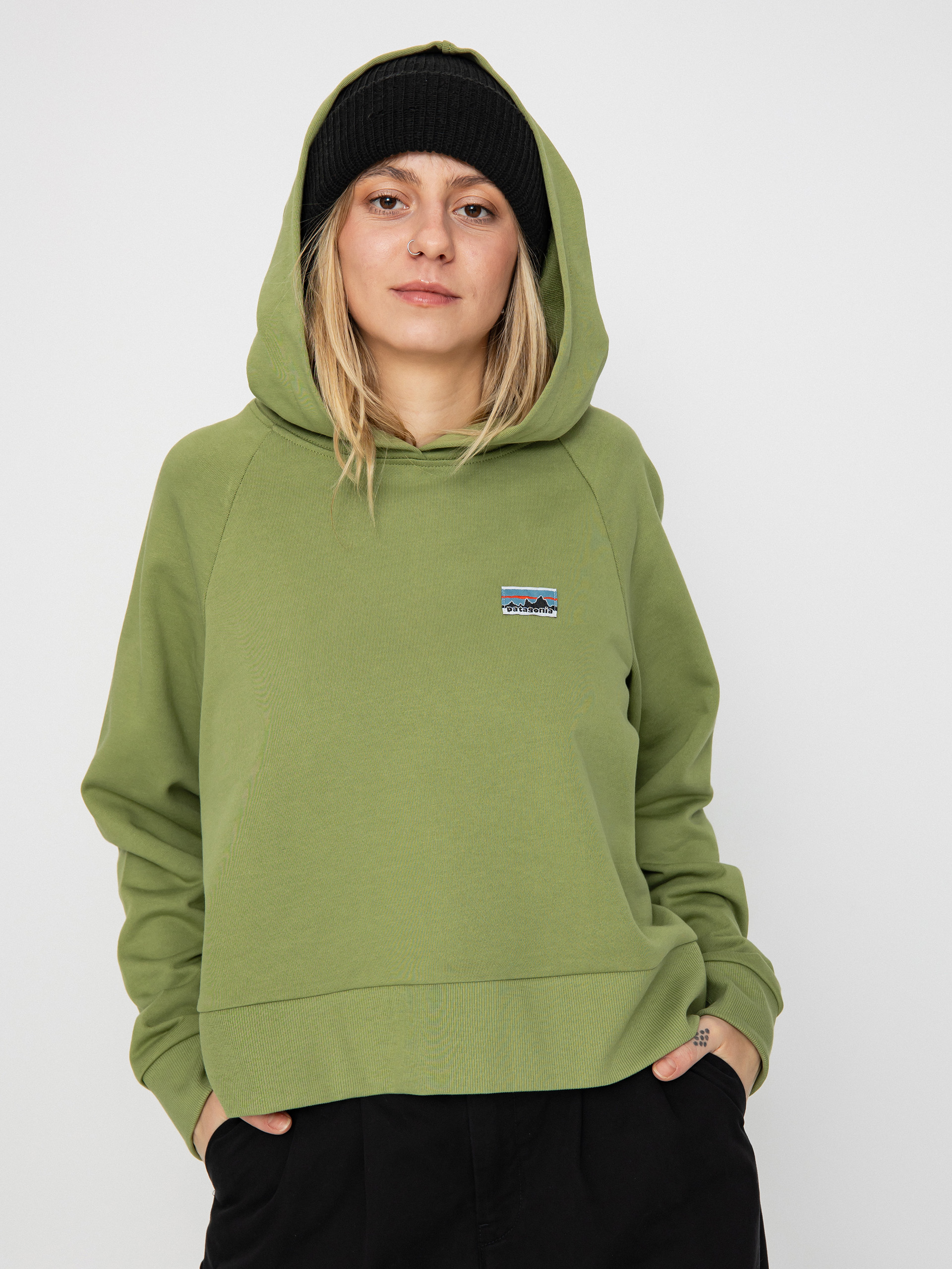 Patagonia Regenerative Organic Certified Cotton Essential HD Wmn Kapucnis pulóver (buckhorn green)