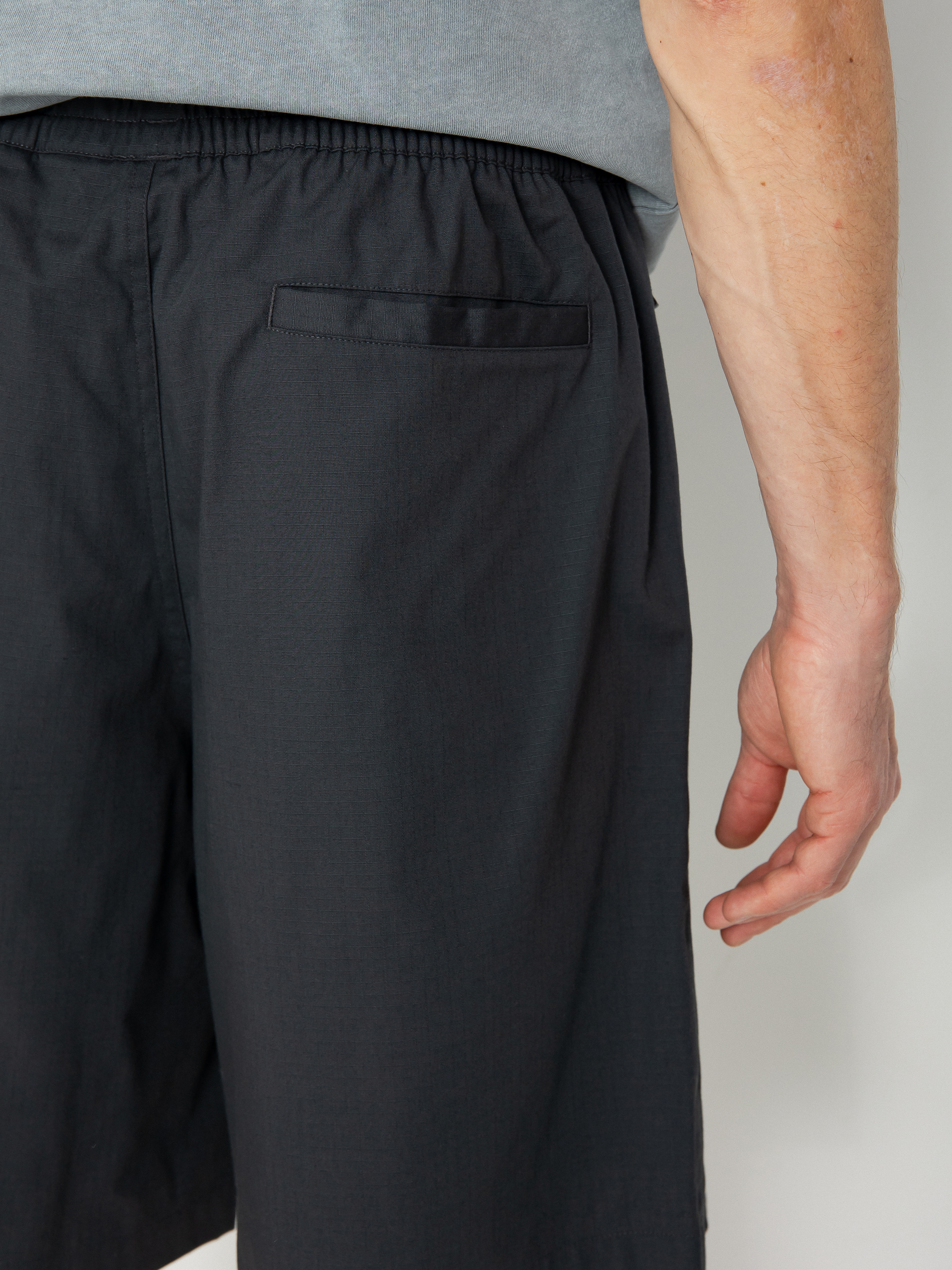 adidas Skate Rövidnadrág (carbon/ivory)