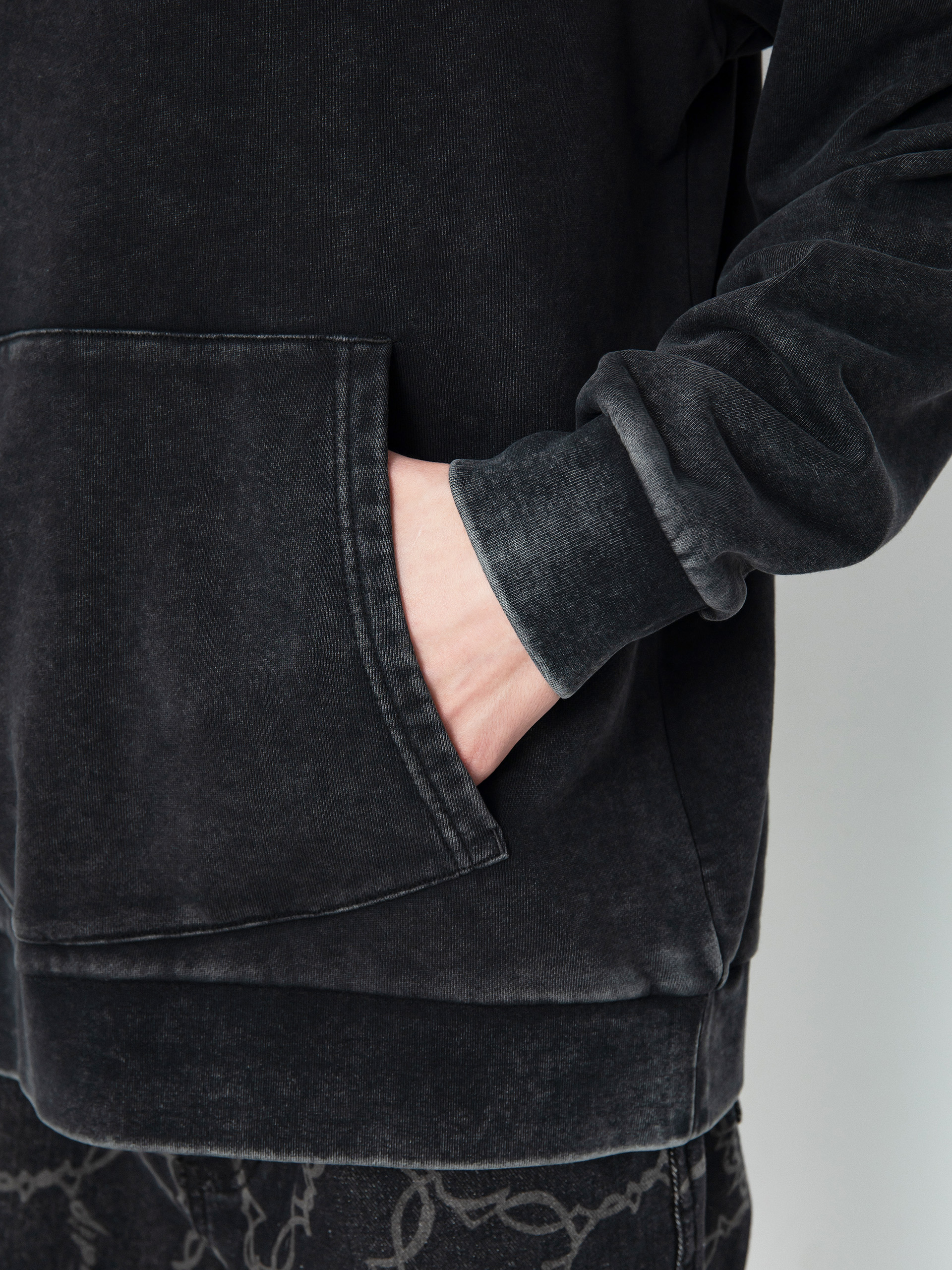 Kapucnis pulóver RipNDip Fan Fave HD (black wash)