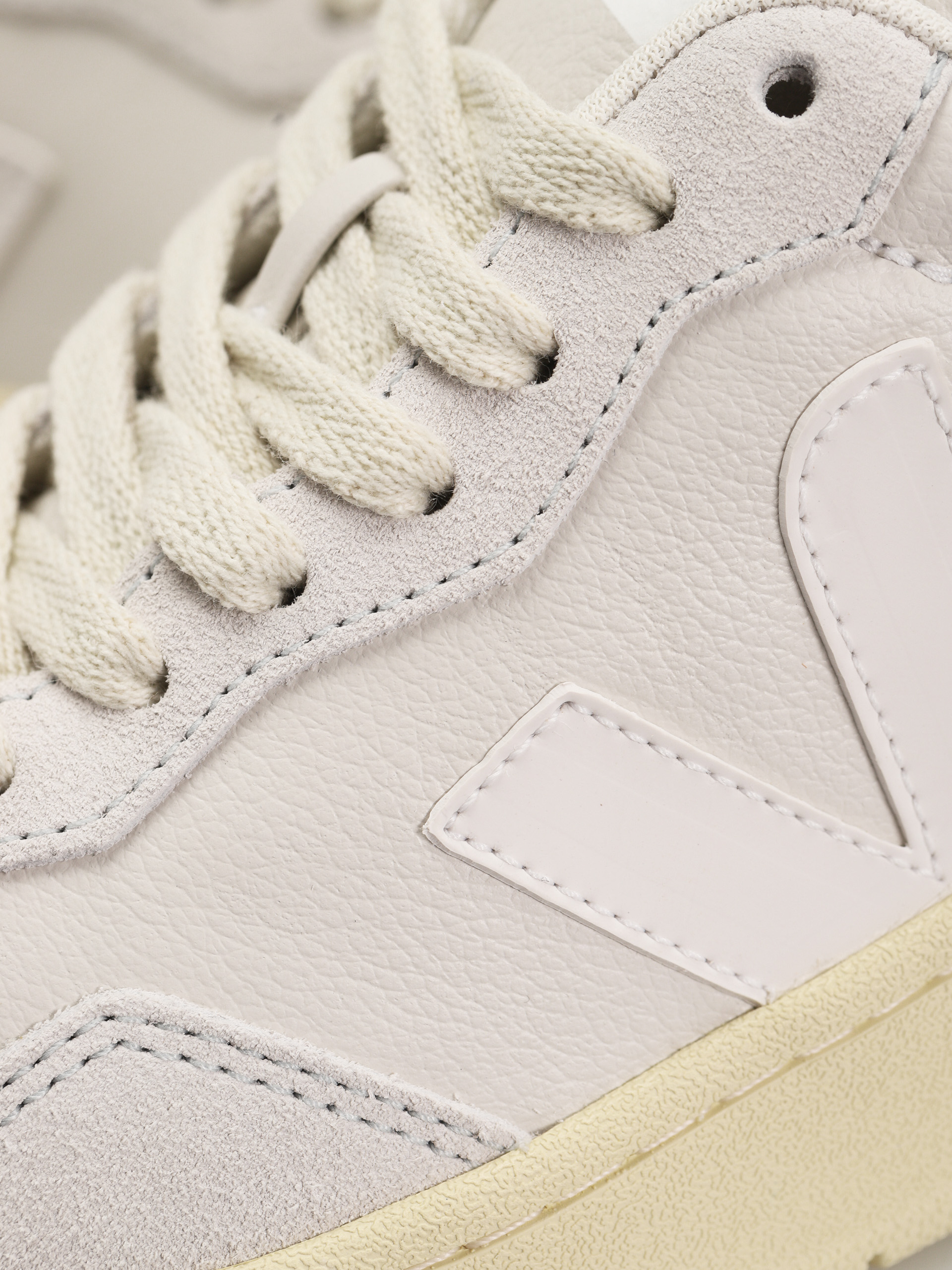 Veja V-90 Cipők Wmn (gravel white)