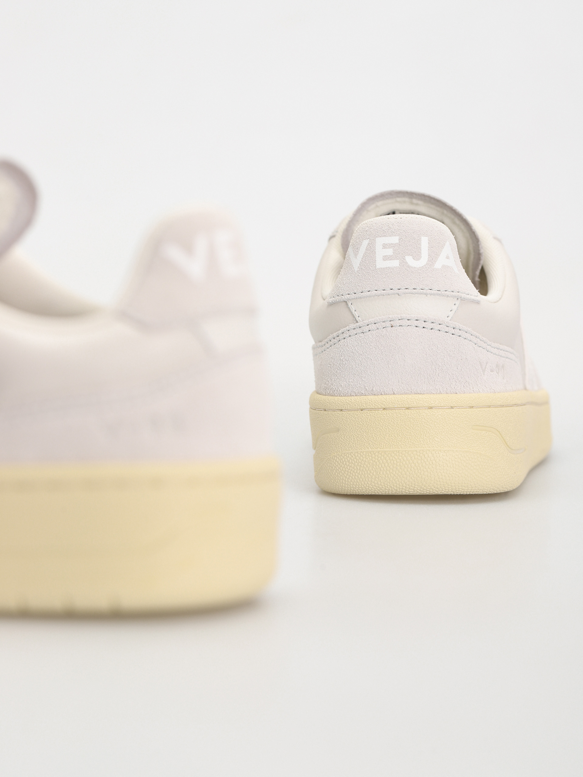 Veja V-90 Cipők Wmn (gravel white)