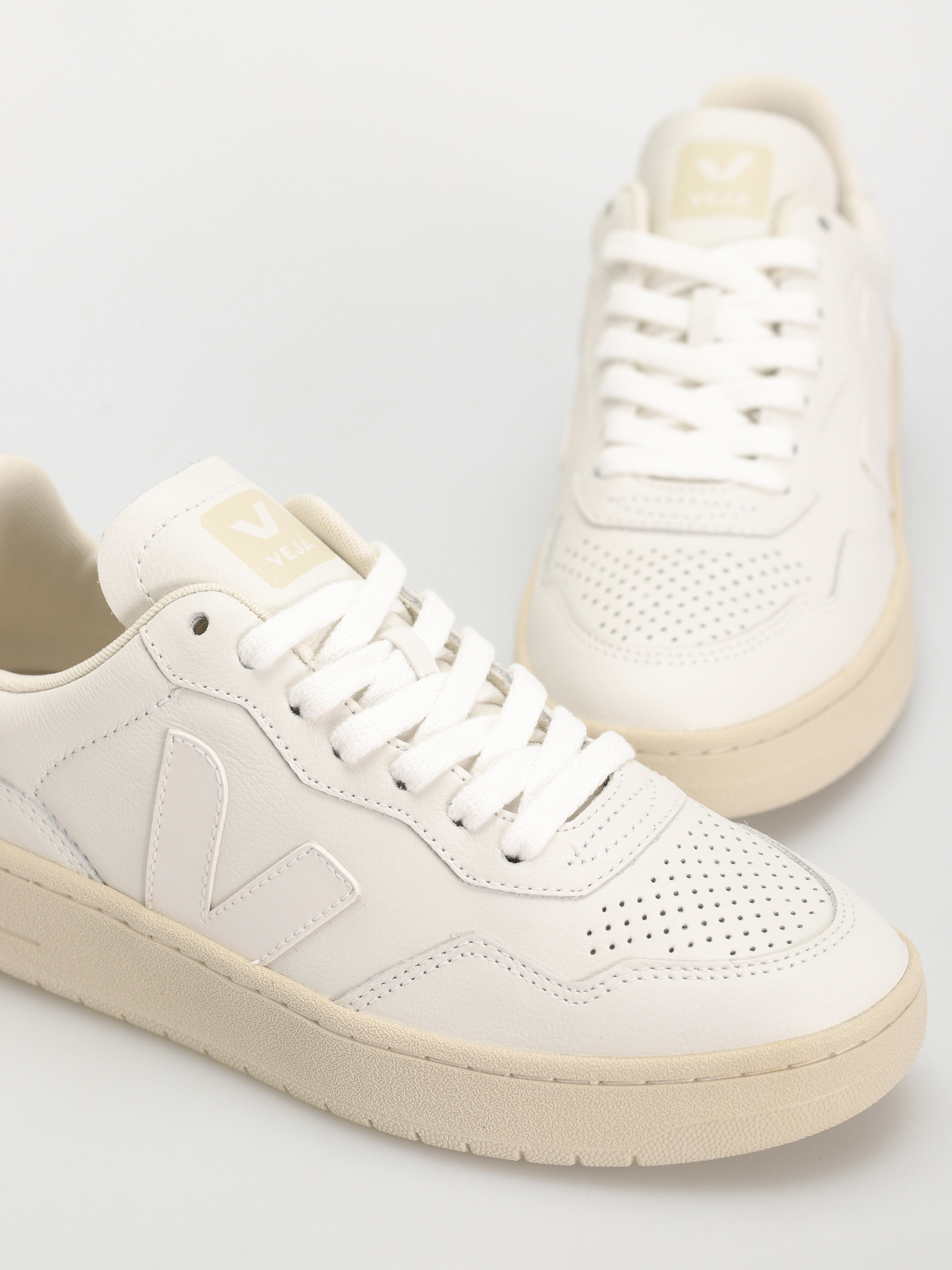 Veja V-90 Cipők Wmn (extra white)