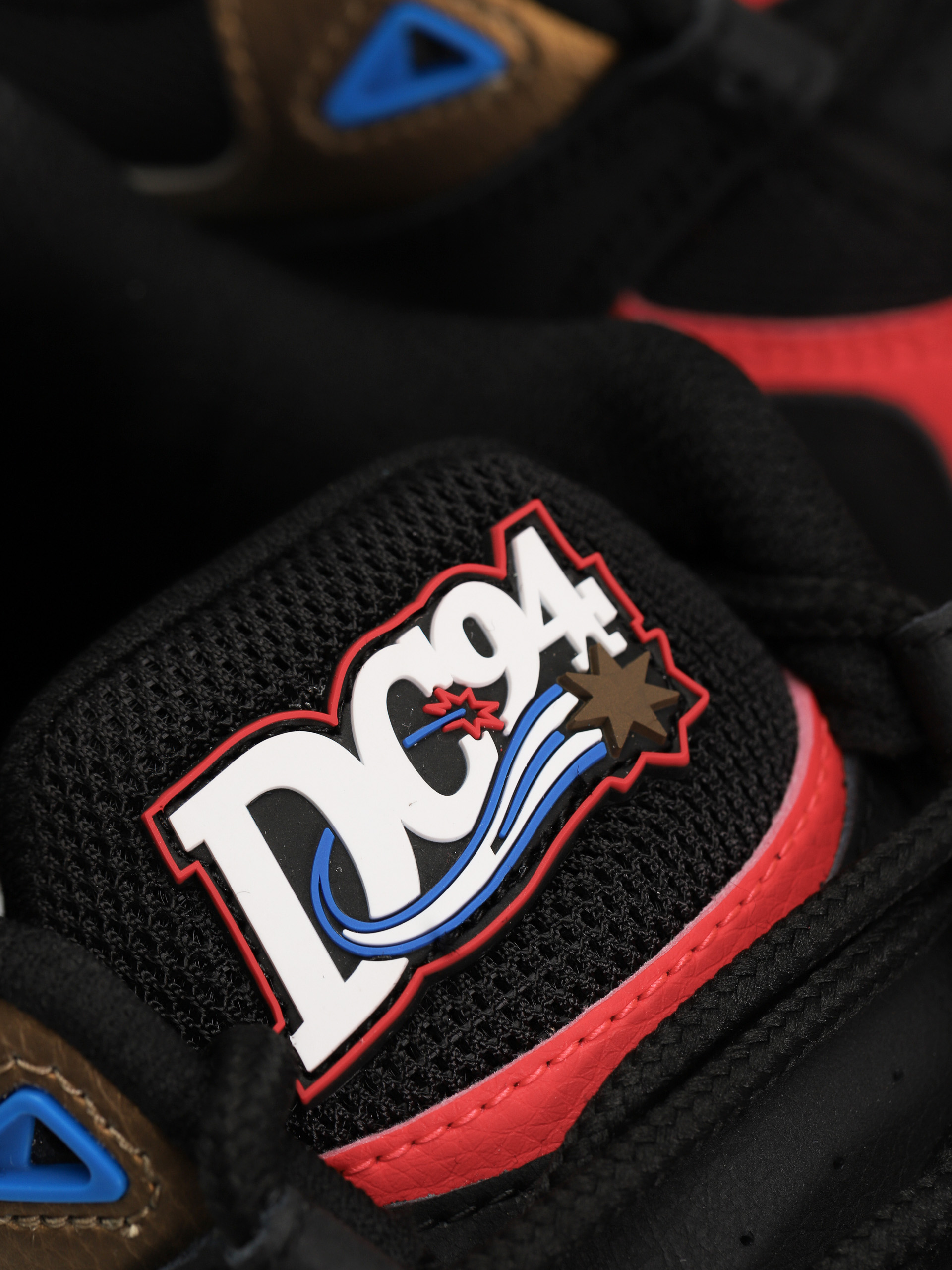 DC Truth Og Cipők (black/red/blue)