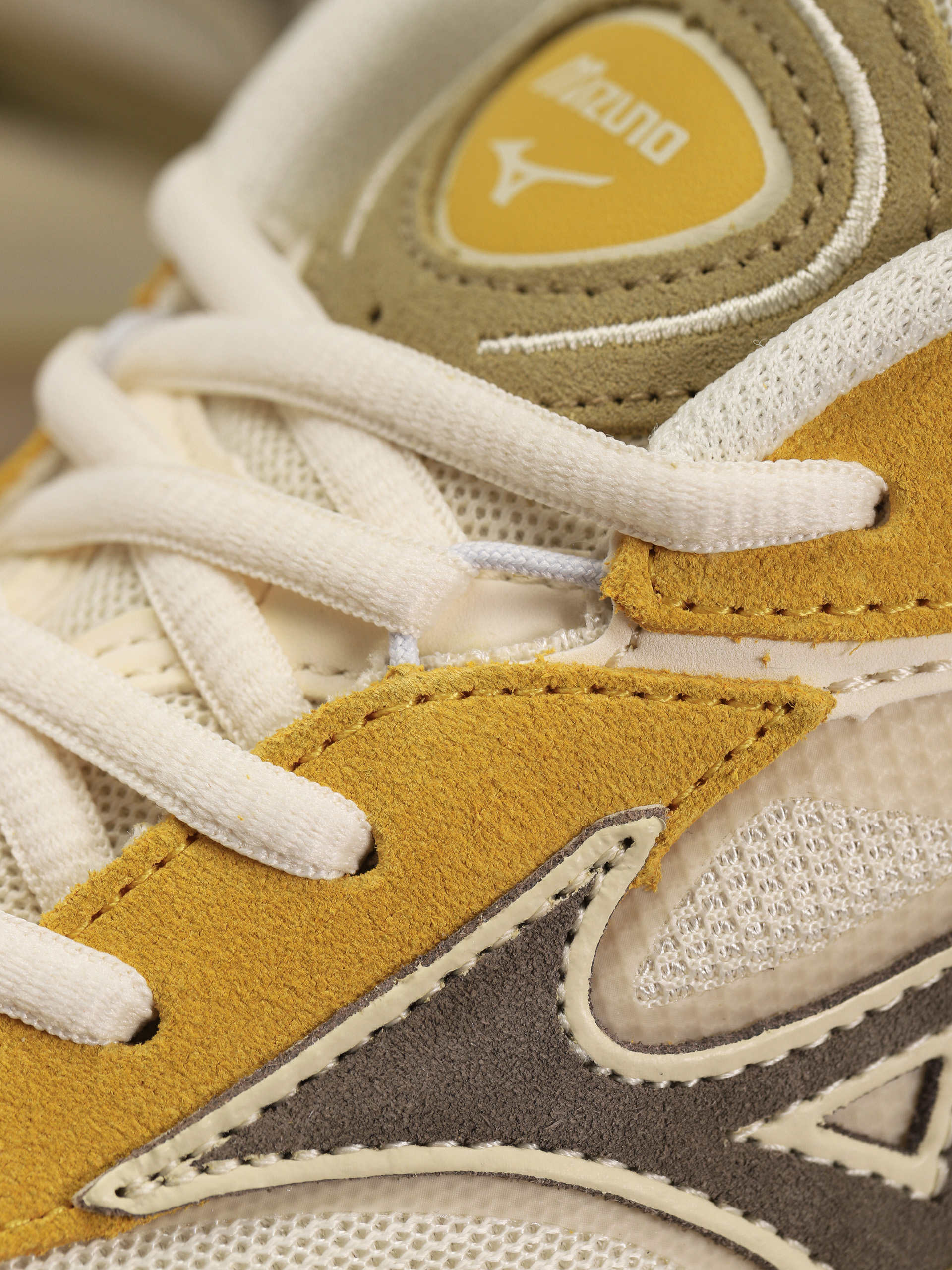 Cipők Mizuno Wave Rider Beta (cedar/major brown/cloud cream)