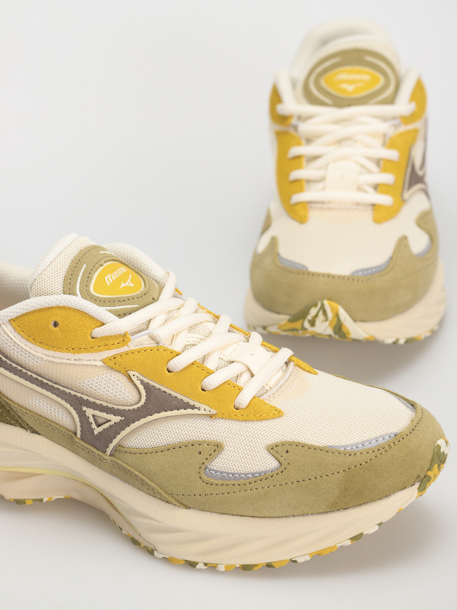 Cipők Mizuno Wave Rider Beta (cedar/major brown/cloud cream)