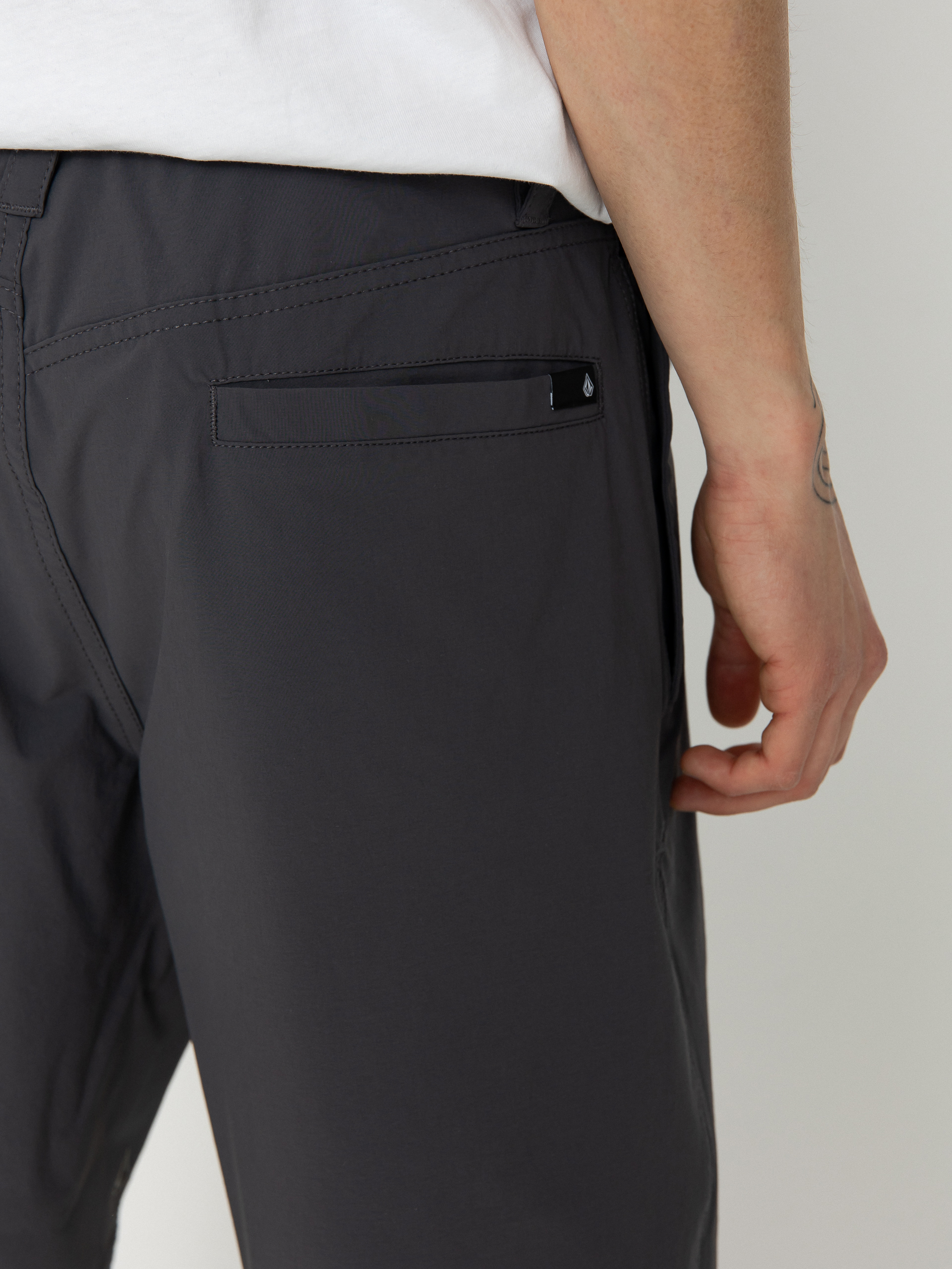 Volcom Voltripper Hybrid 20 Rövidnadrág (asphalt black)