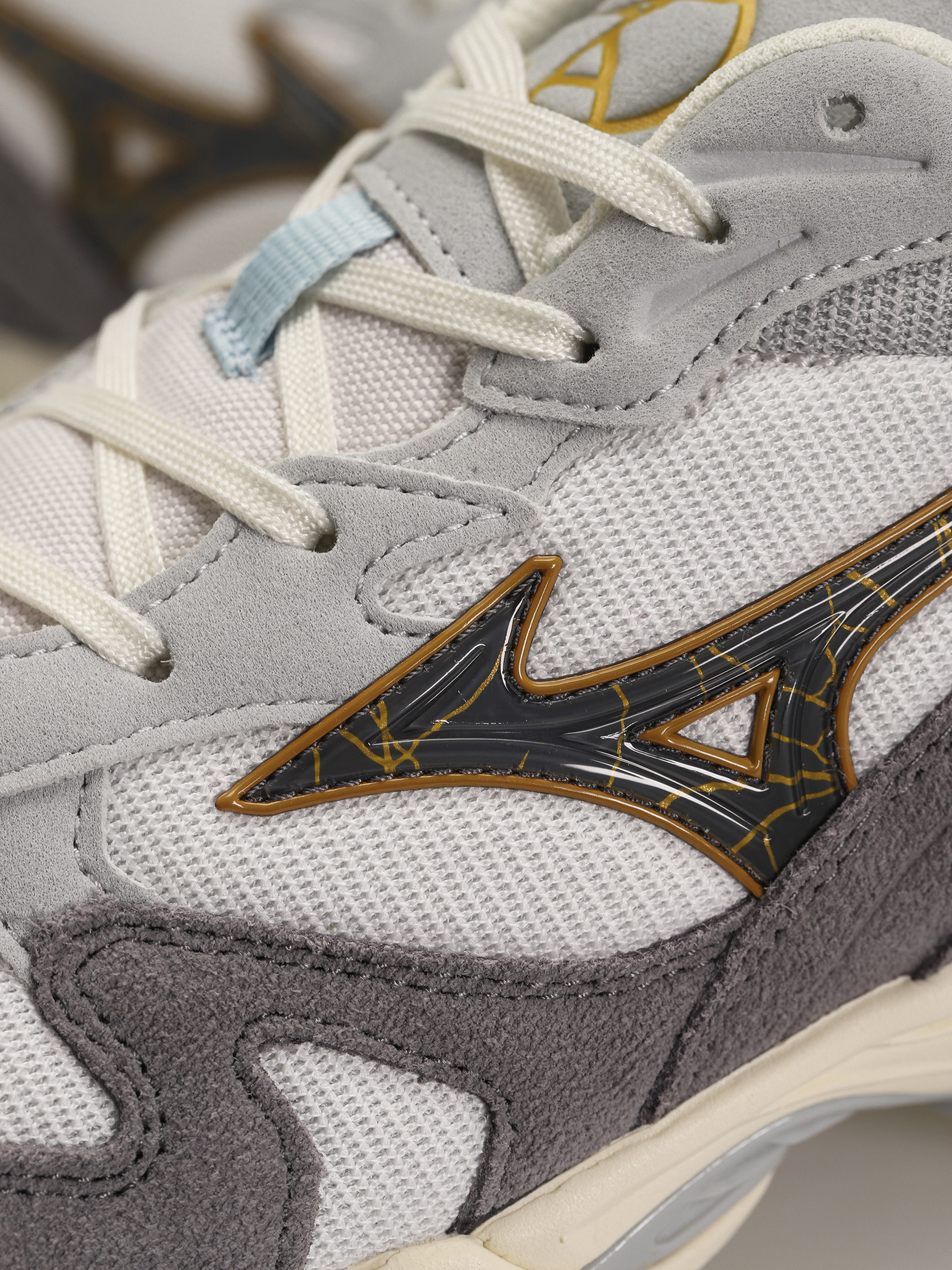 Cipők Mizuno Wave Rider 10 (nimbus cloud/black oyster/quiet shade)