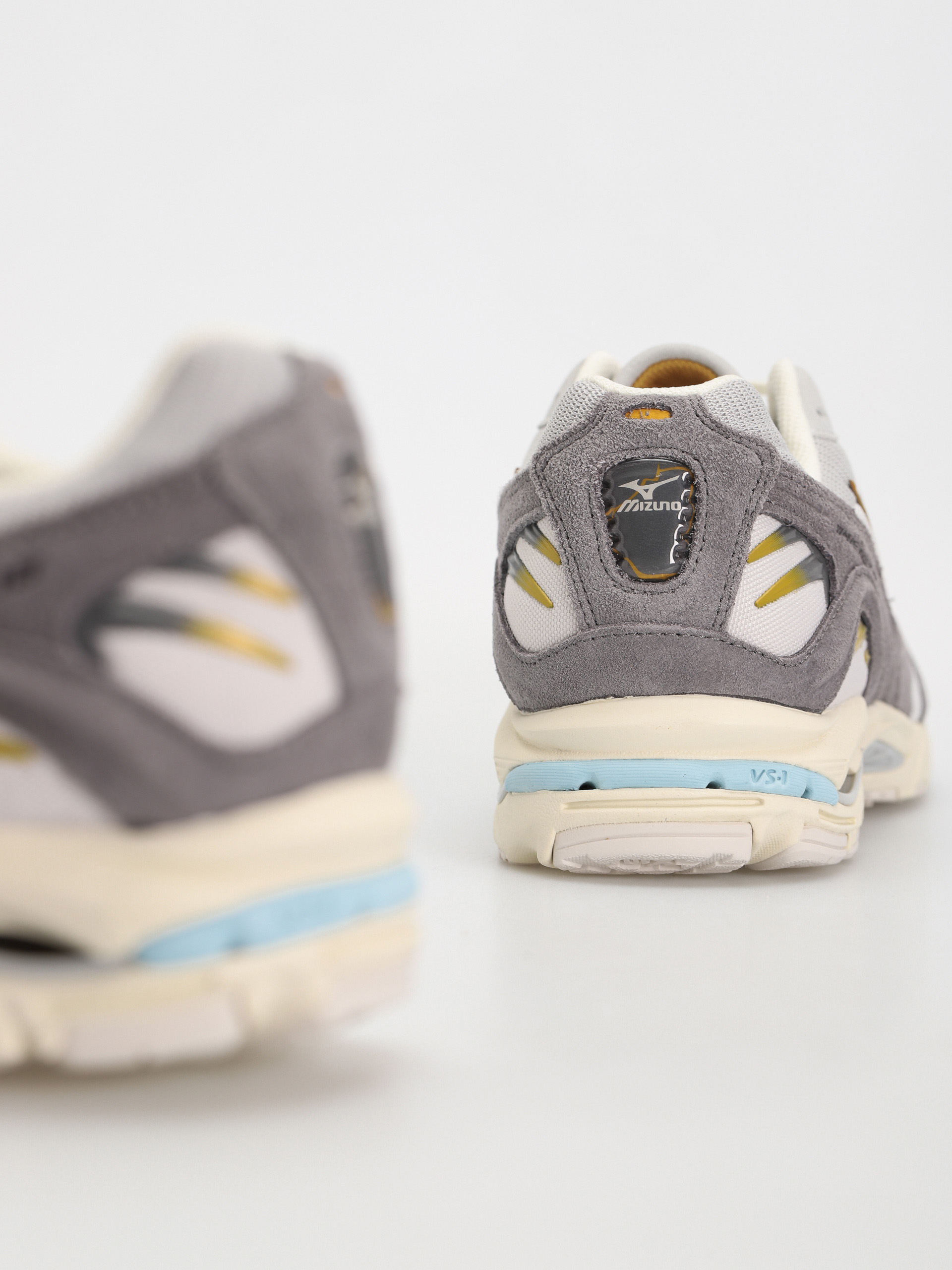 Cipők Mizuno Wave Rider 10 (nimbus cloud/black oyster/quiet shade)