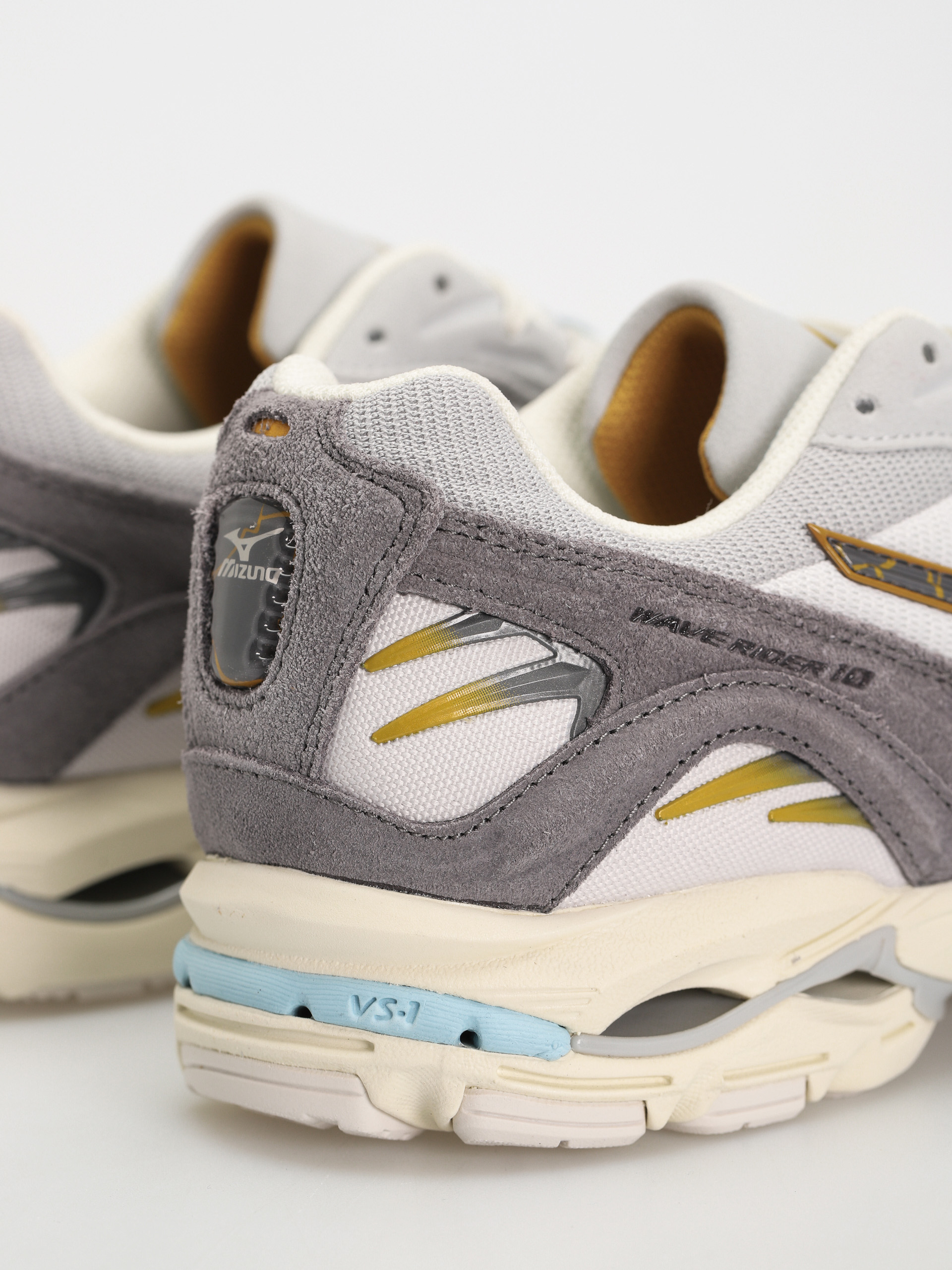 Cipők Mizuno Wave Rider 10 (nimbus cloud/black oyster/quiet shade)