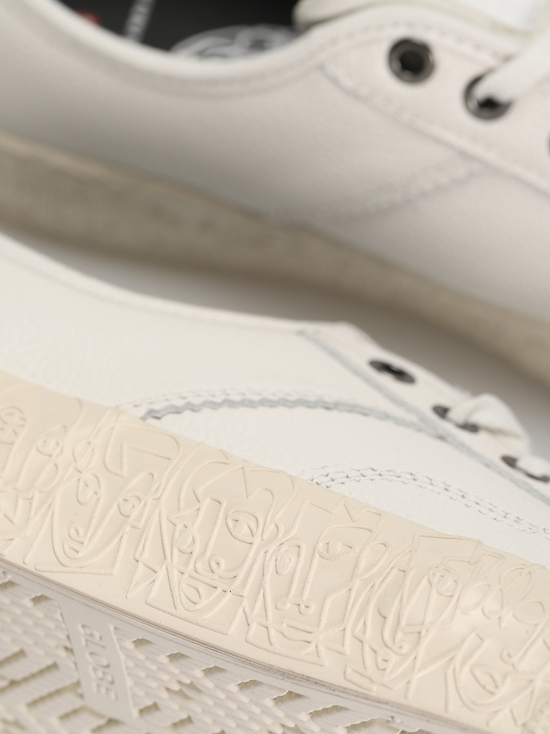 Cipők Globe Surplus (white/montano)