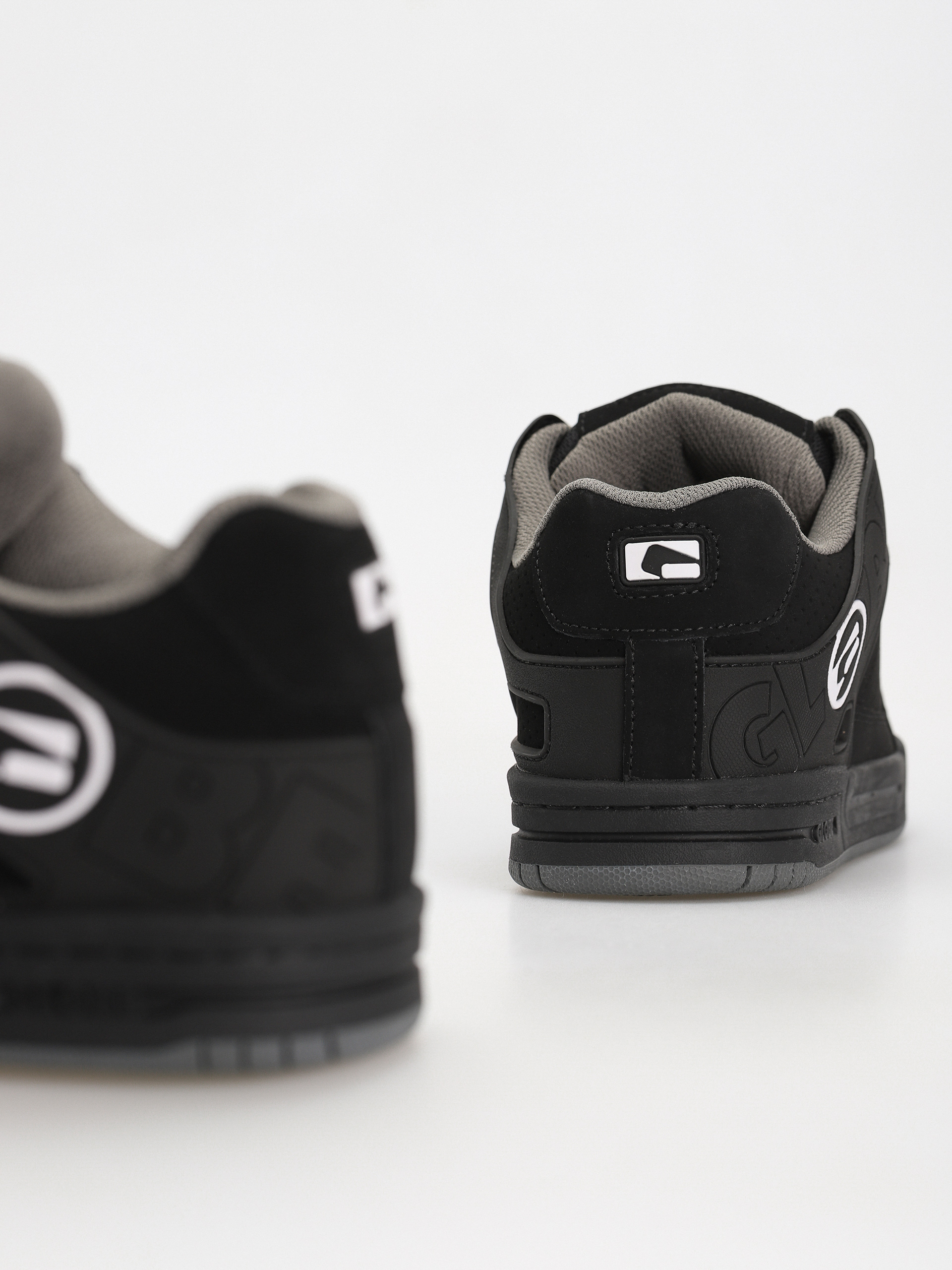 Cipők Globe Tilt (black/black tpr)