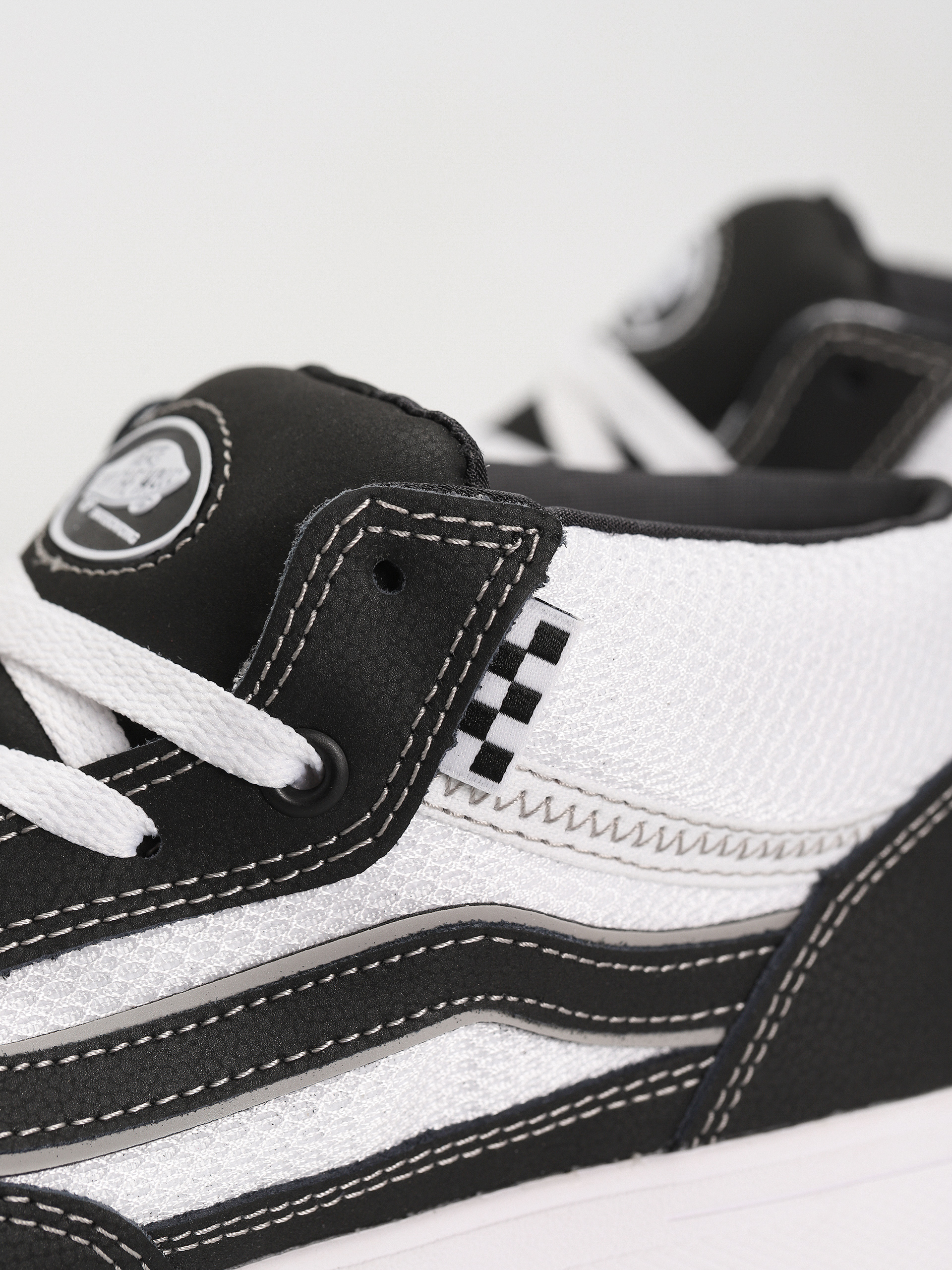 Cipők Vans Zahba Mid (black/white/red)