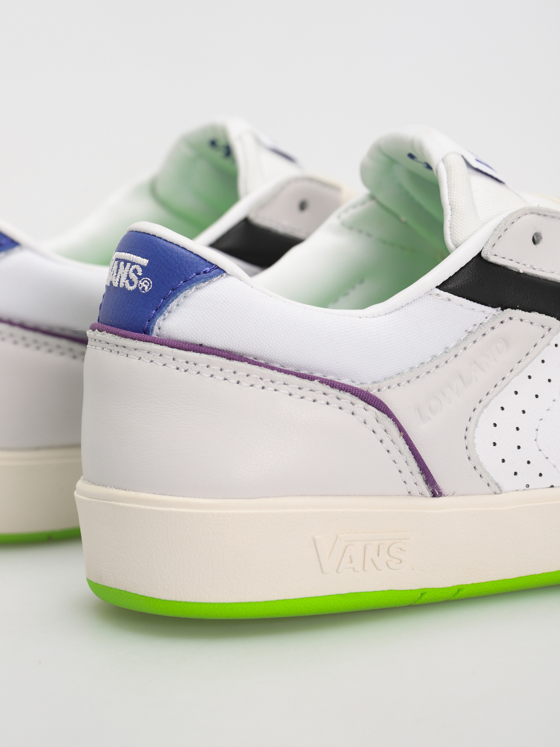 Vans Lowland Cc Jmp R Cipők (multi sport true white/multi)