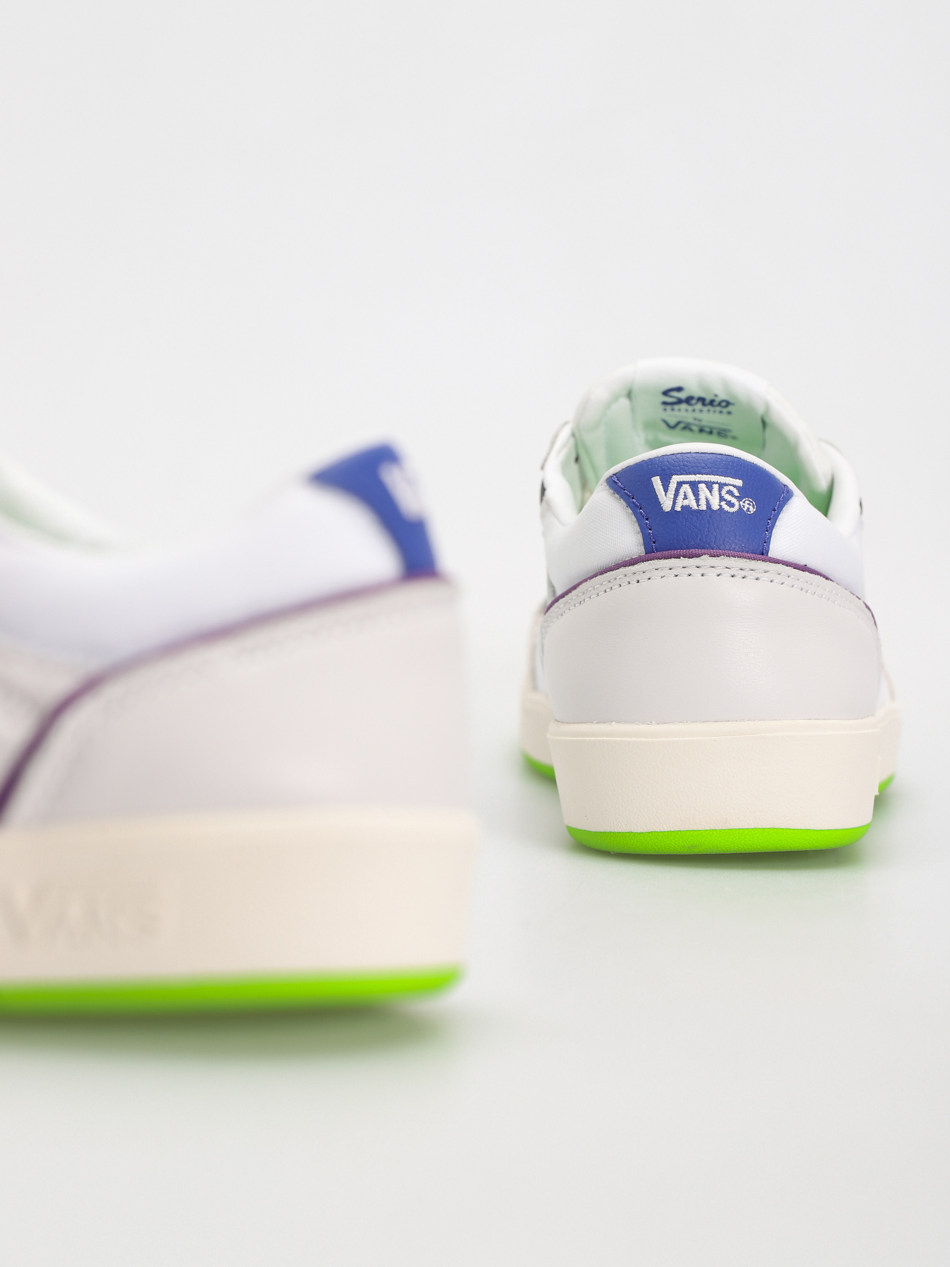 Vans Lowland Cc Jmp R Cipők (multi sport true white/multi)