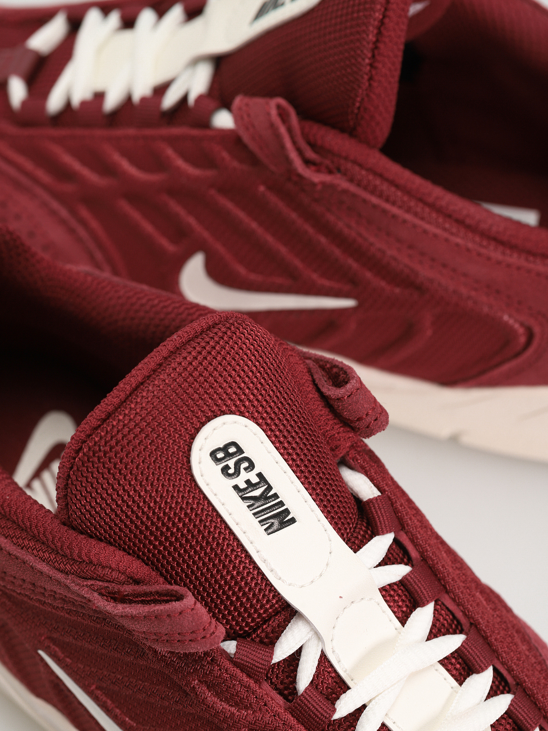 Nike SB Vertebrae Cipők (team red/sail team red sail)