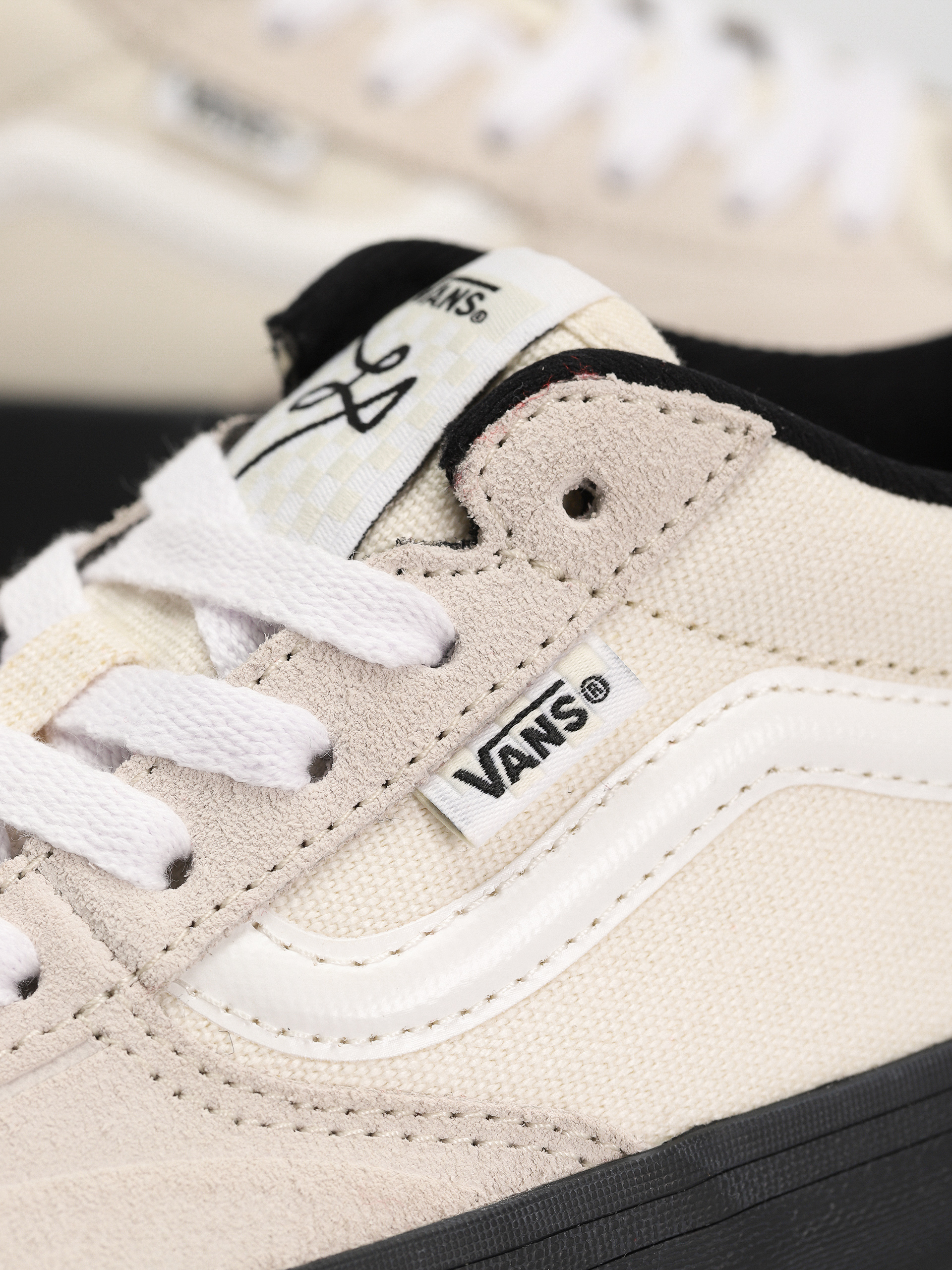 Cipők Vans Lizzie Low (vintage white/black)