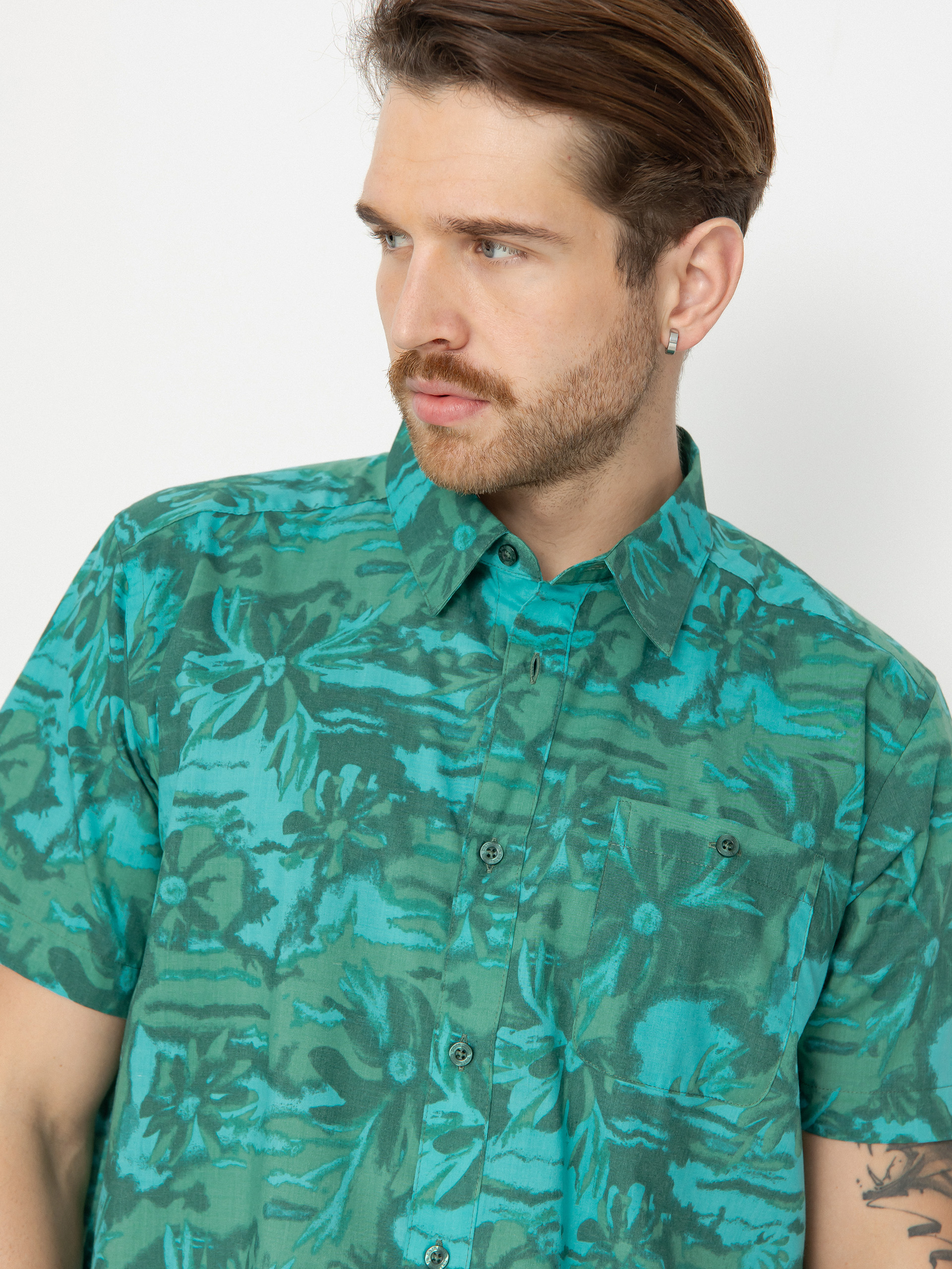 Patagonia Go To Shirt Ing (cliffs and waves conifer green)
