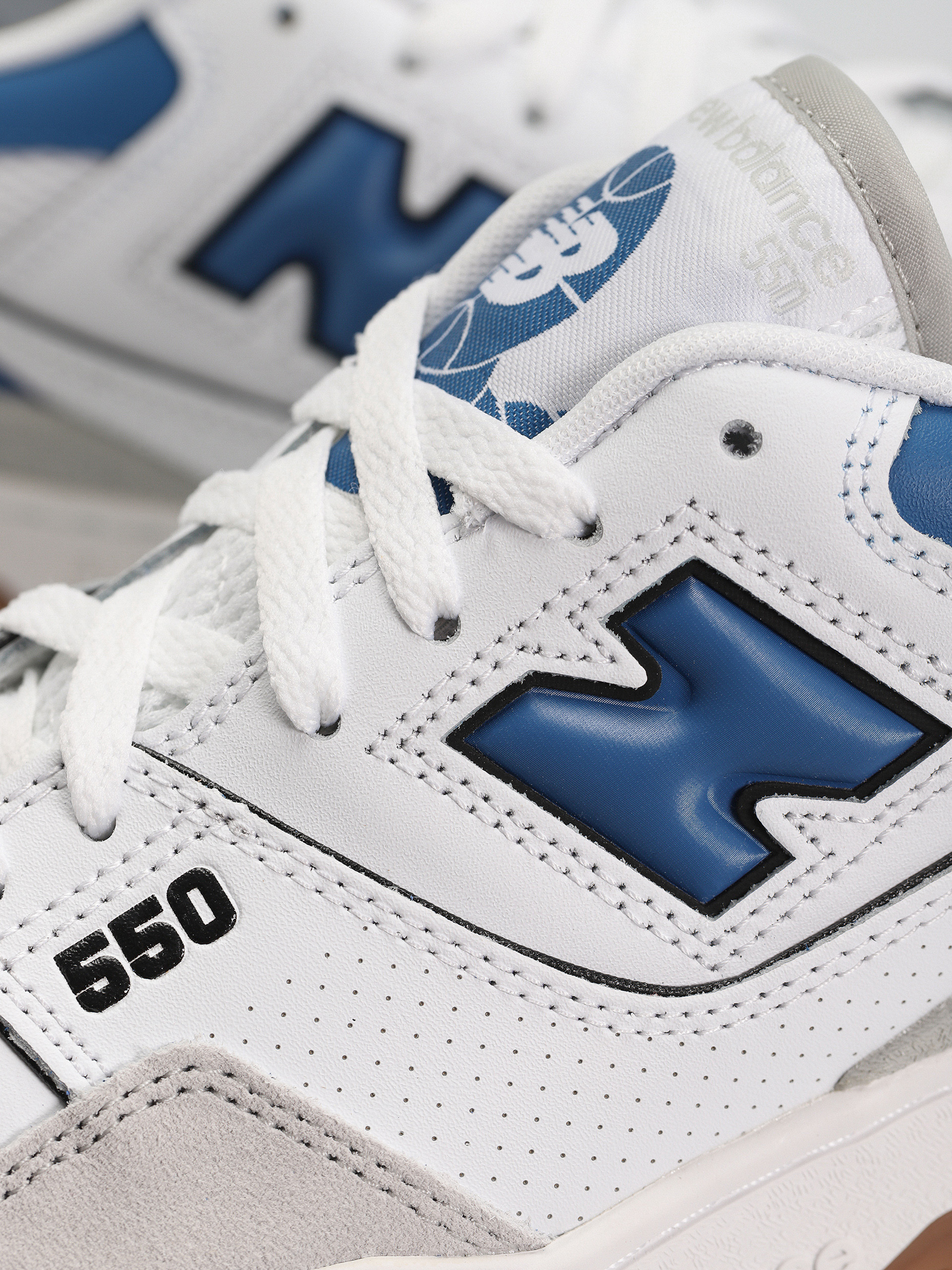 New Balance 550 Cipők (white blue gum)