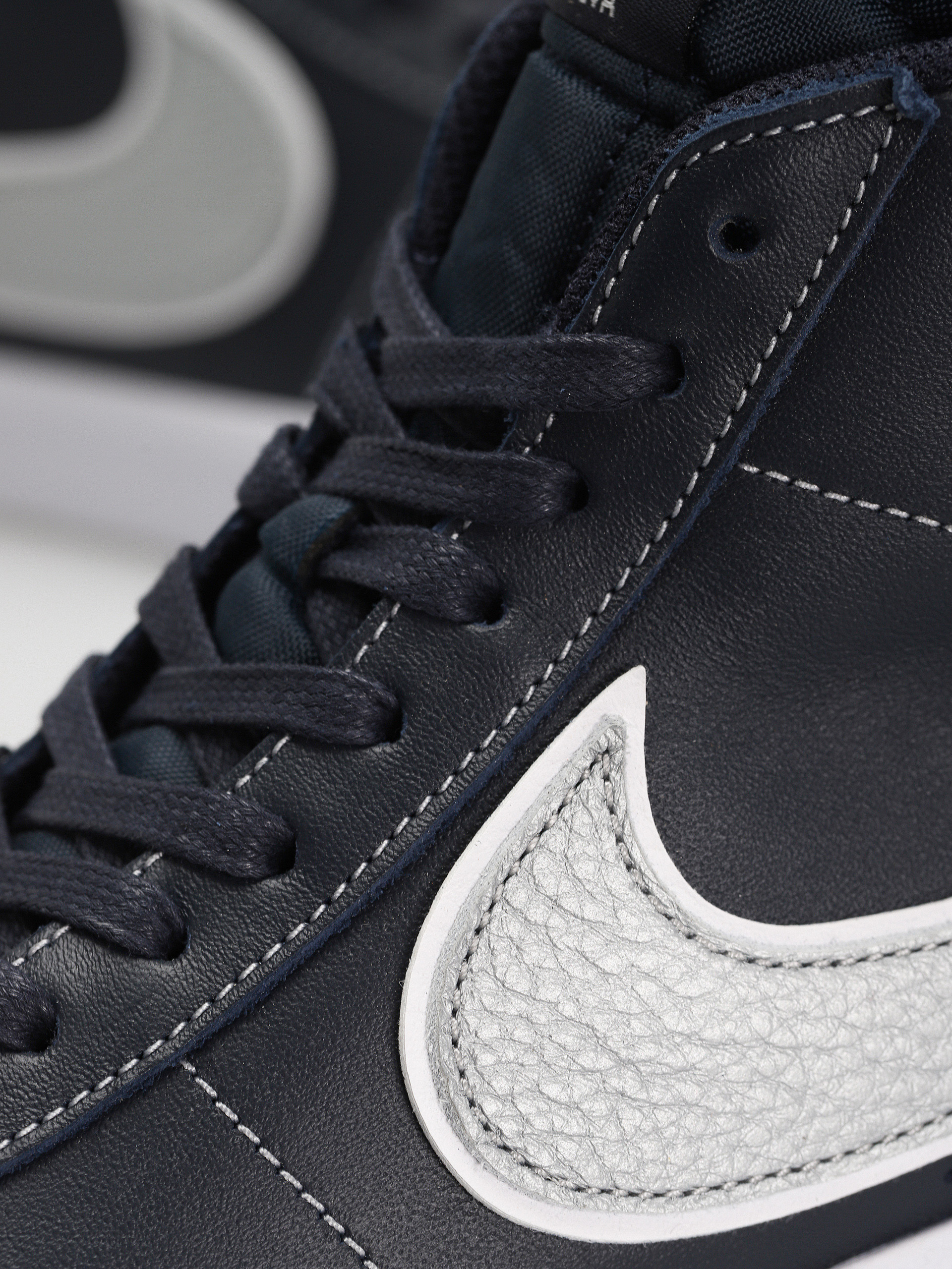 Nike SB Zoom Blazer Mid Mason Silva QS Cipők (dark obsidian/metallic silver white)