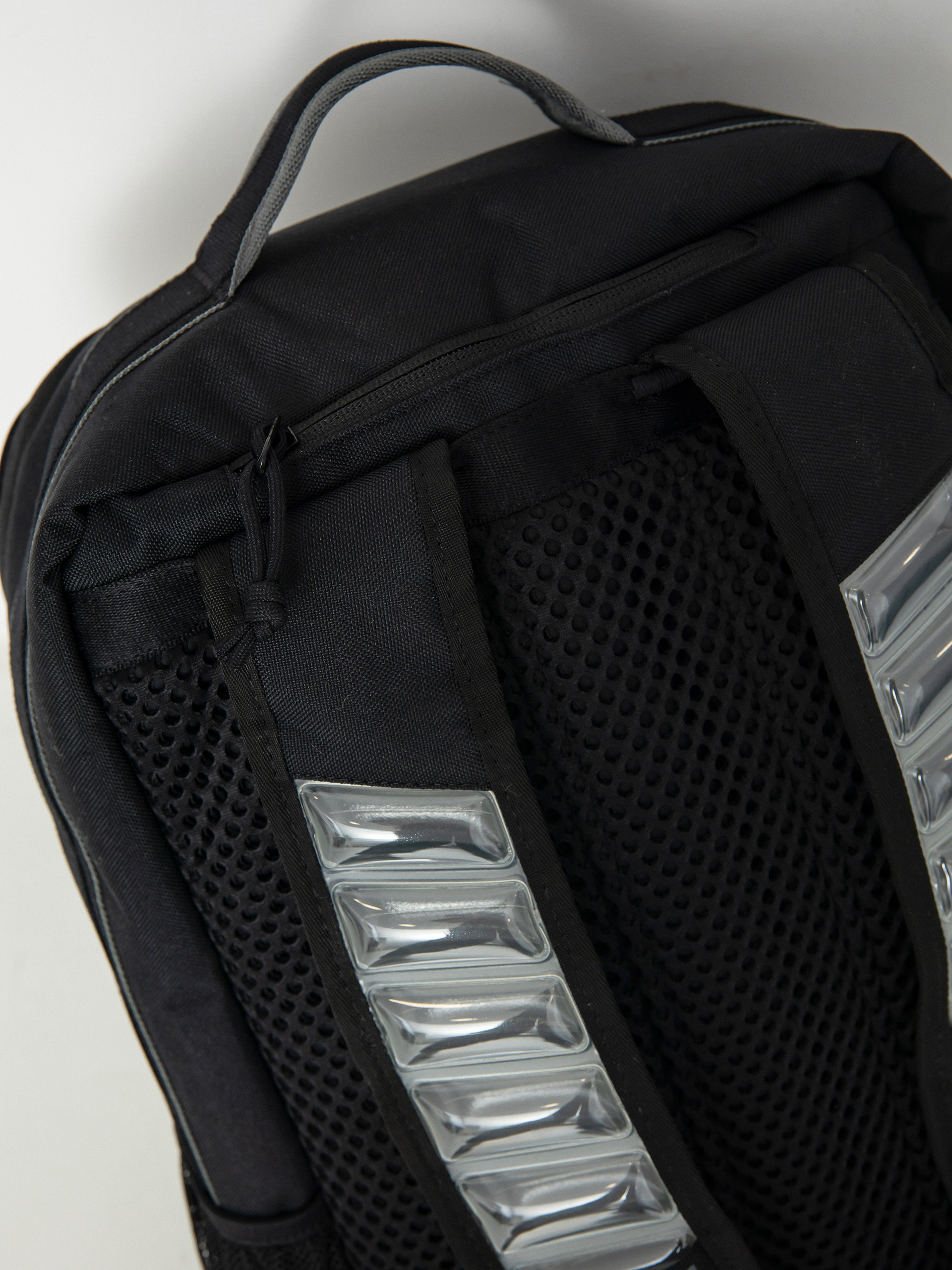 Nike SB Utility Speed Hátizsák (black/black/enigma stone)