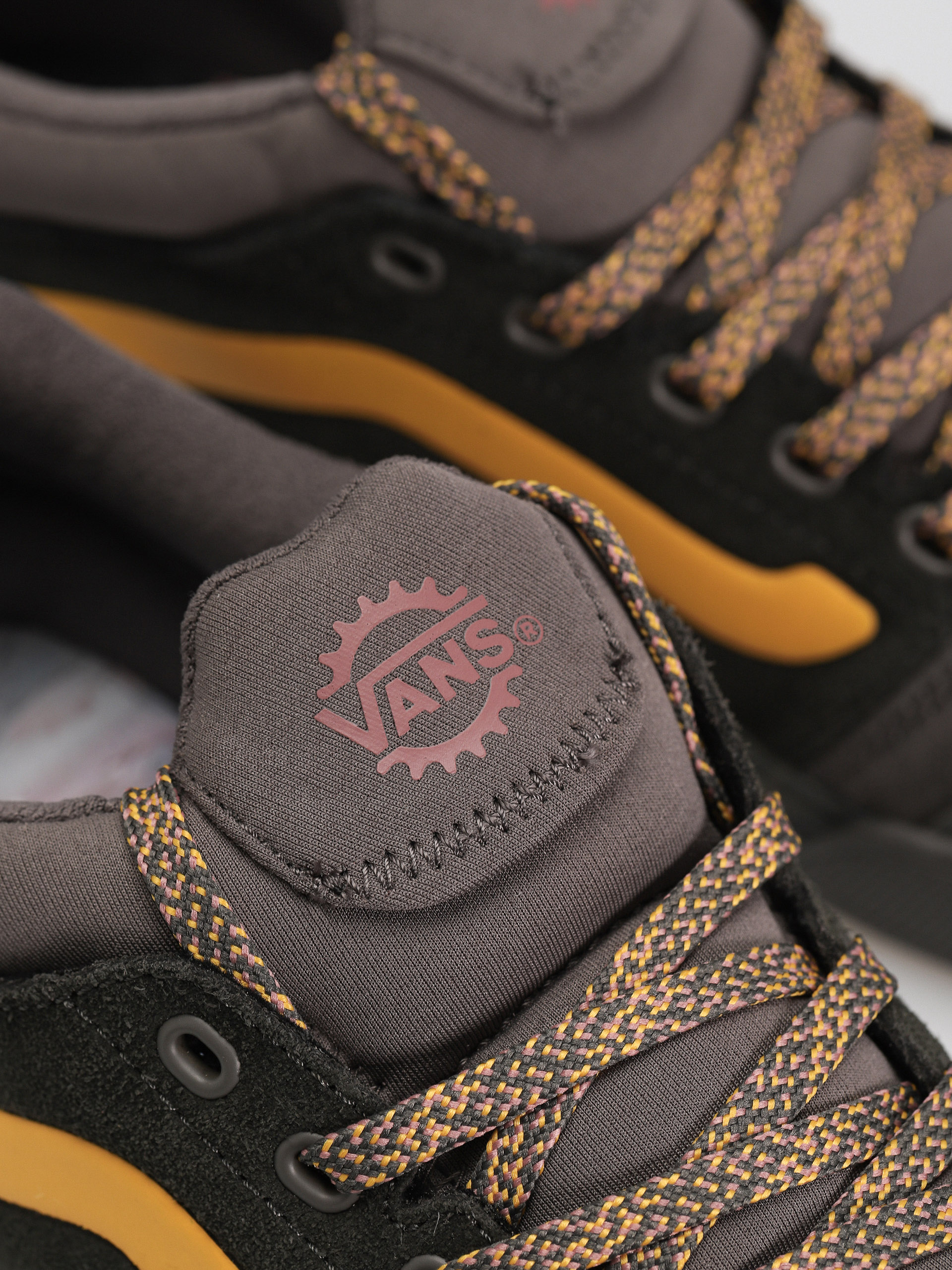 Vans Bmx Peak Cipők (lewis mills charcoal grey)