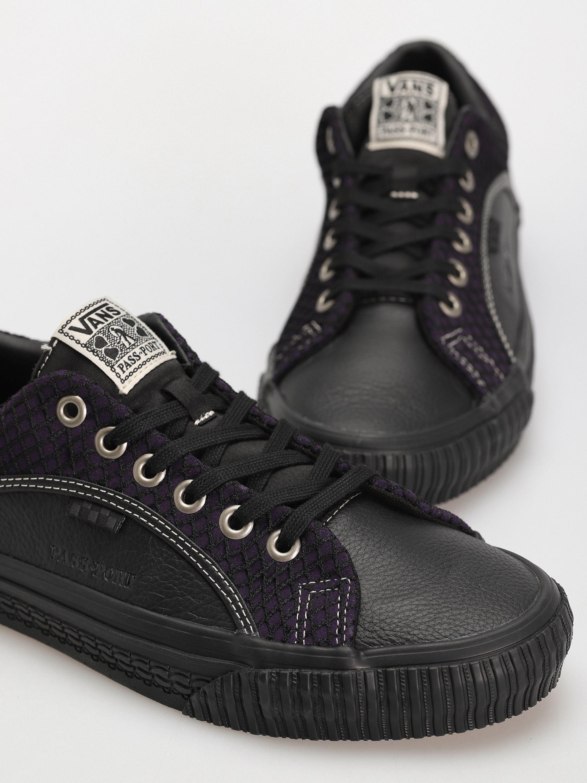 Vans X Pass Port Skate Lampin Cipők (pass-port black/purple)