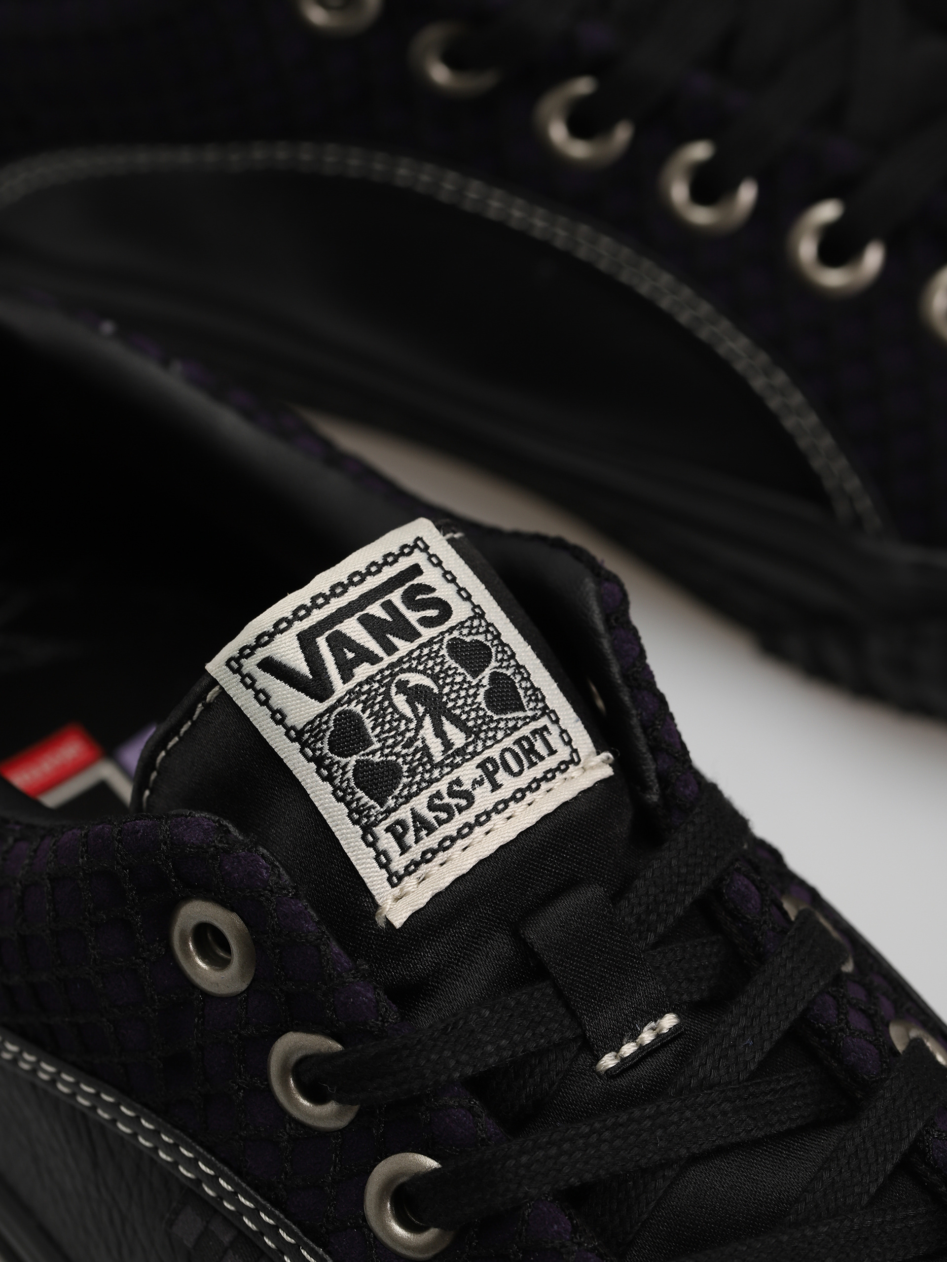 Vans X Pass Port Skate Lampin Cipők (pass-port black/purple)